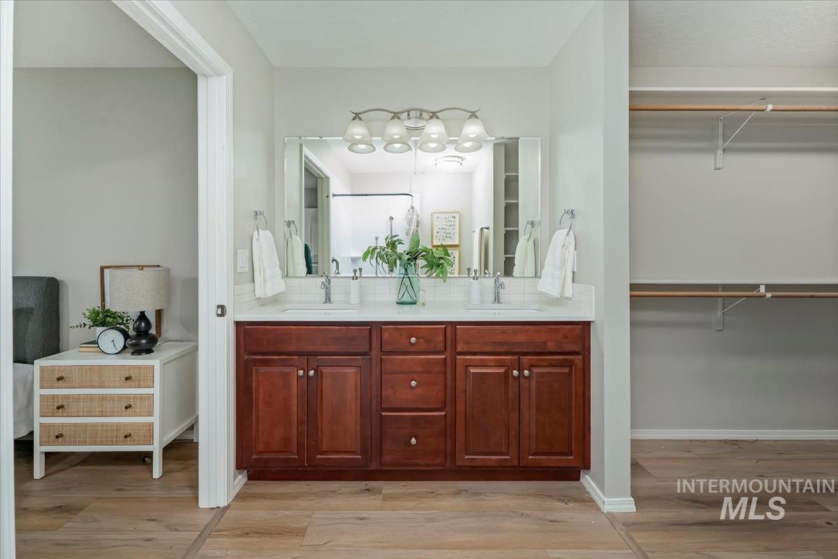 408 S Whisperwood Way, Boise, Idaho 83709, 2 Bedrooms, 2 Bathrooms, Residential For Sale, Price $460,000,MLS 98971506