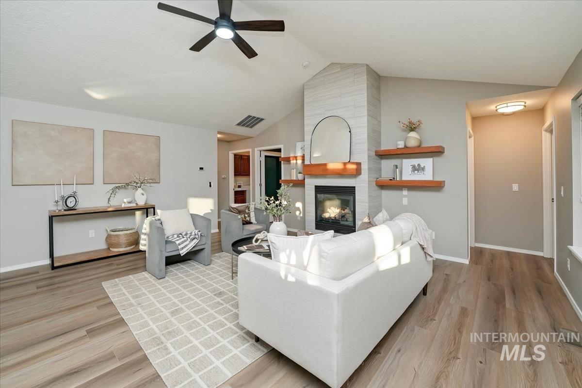 408 S Whisperwood Way, Boise, Idaho 83709, 2 Bedrooms, 2 Bathrooms, Residential For Sale, Price $460,000,MLS 98971506