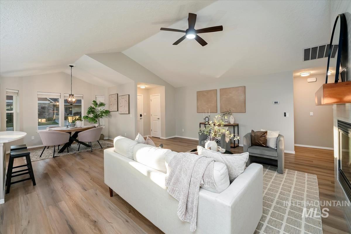 408 S Whisperwood Way, Boise, Idaho 83709, 2 Bedrooms, 2 Bathrooms, Residential For Sale, Price $460,000,MLS 98971506