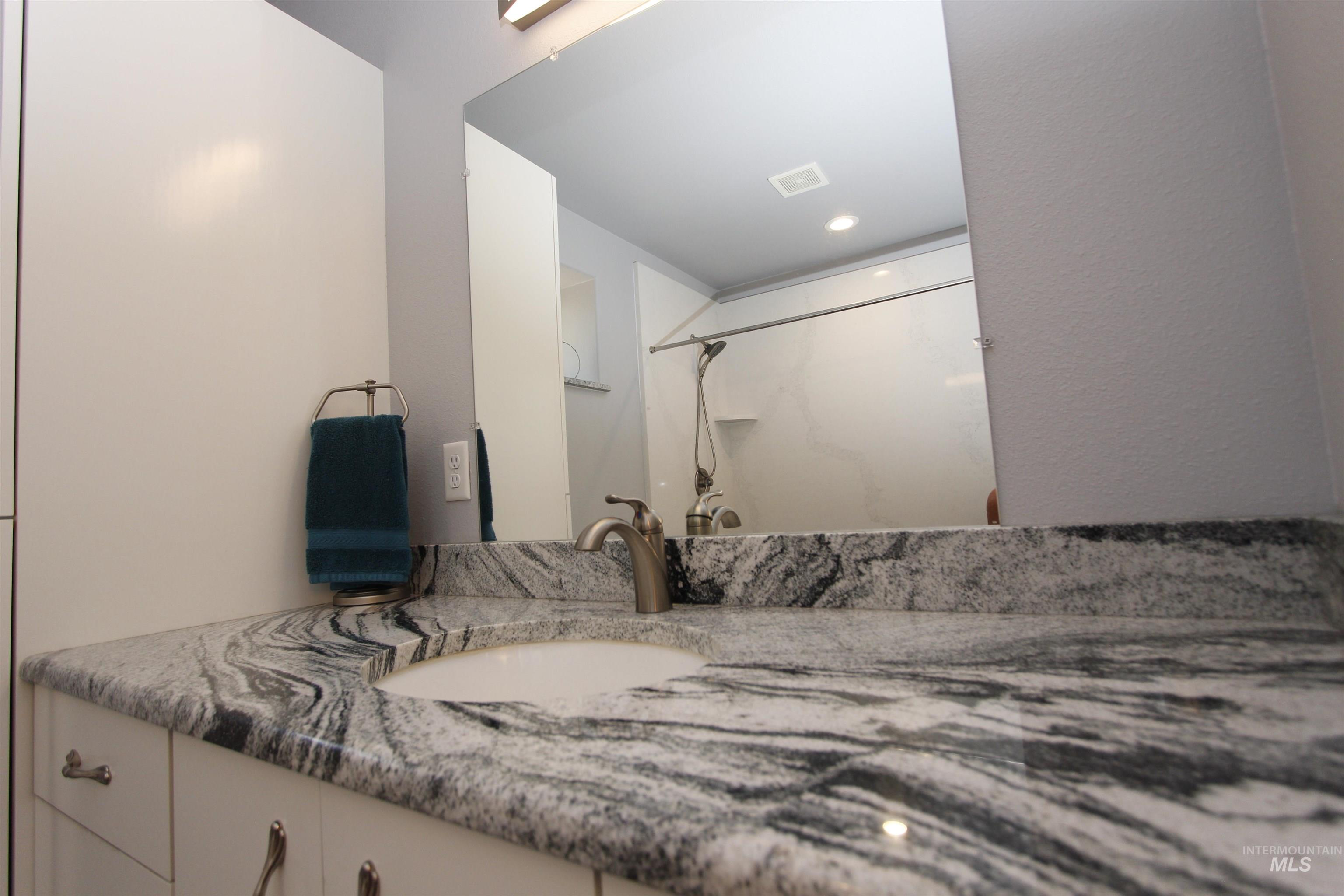 3350 Clemans Rd, Clarkston, Washington 99403, 4 Bedrooms, 3 Bathrooms, Residential For Sale, Price $685,000,MLS 98971508