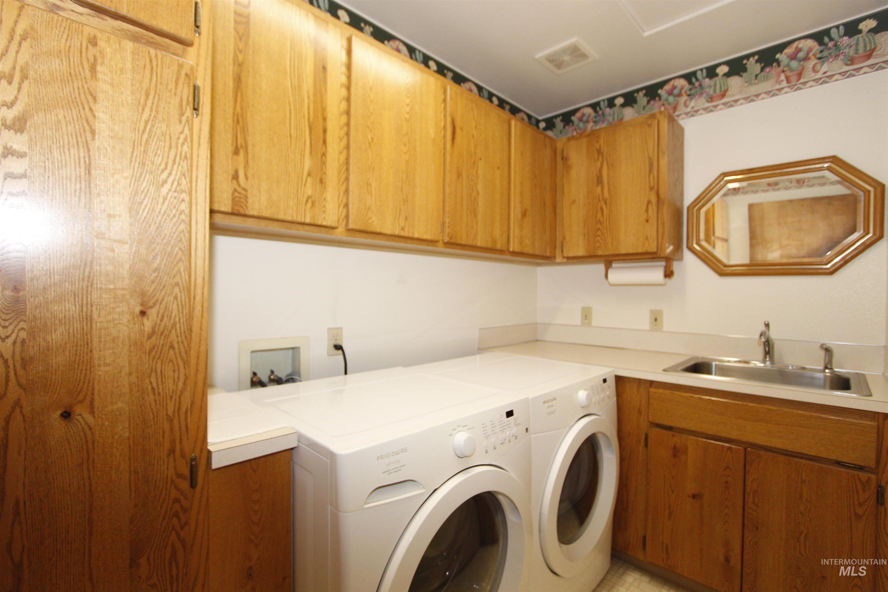 3350 Clemans Rd, Clarkston, Washington 99403, 4 Bedrooms, 3 Bathrooms, Residential For Sale, Price $657,000,MLS 98971508