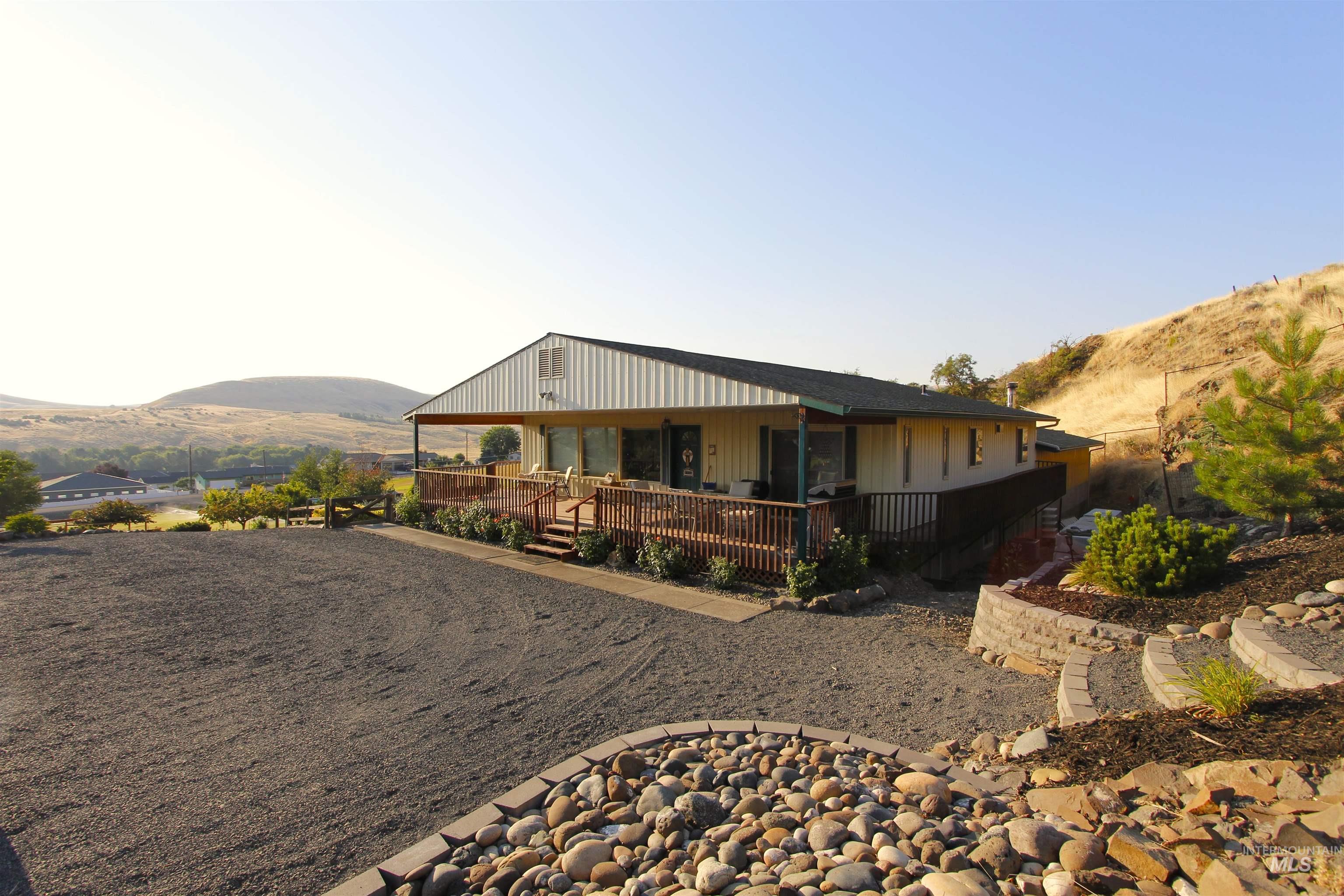 3350 Clemans Rd, Clarkston, Washington 99403, 4 Bedrooms, 3 Bathrooms, Residential For Sale, Price $657,000,MLS 98971508