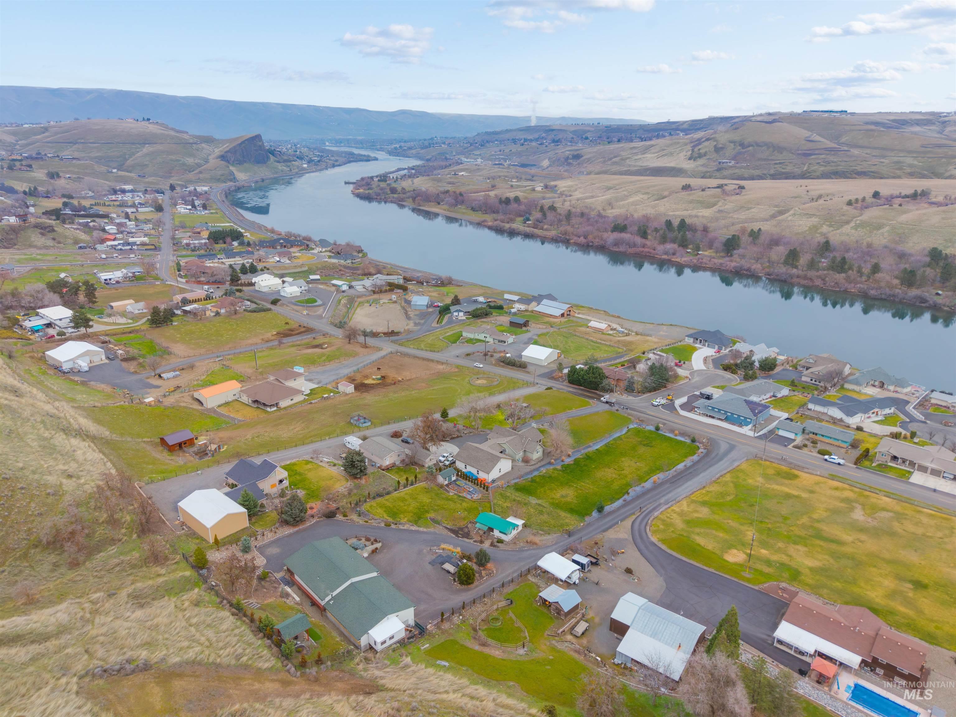 3350 Clemans Rd, Clarkston, Washington 99403, 4 Bedrooms, 3 Bathrooms, Residential For Sale, Price $657,000,MLS 98971508