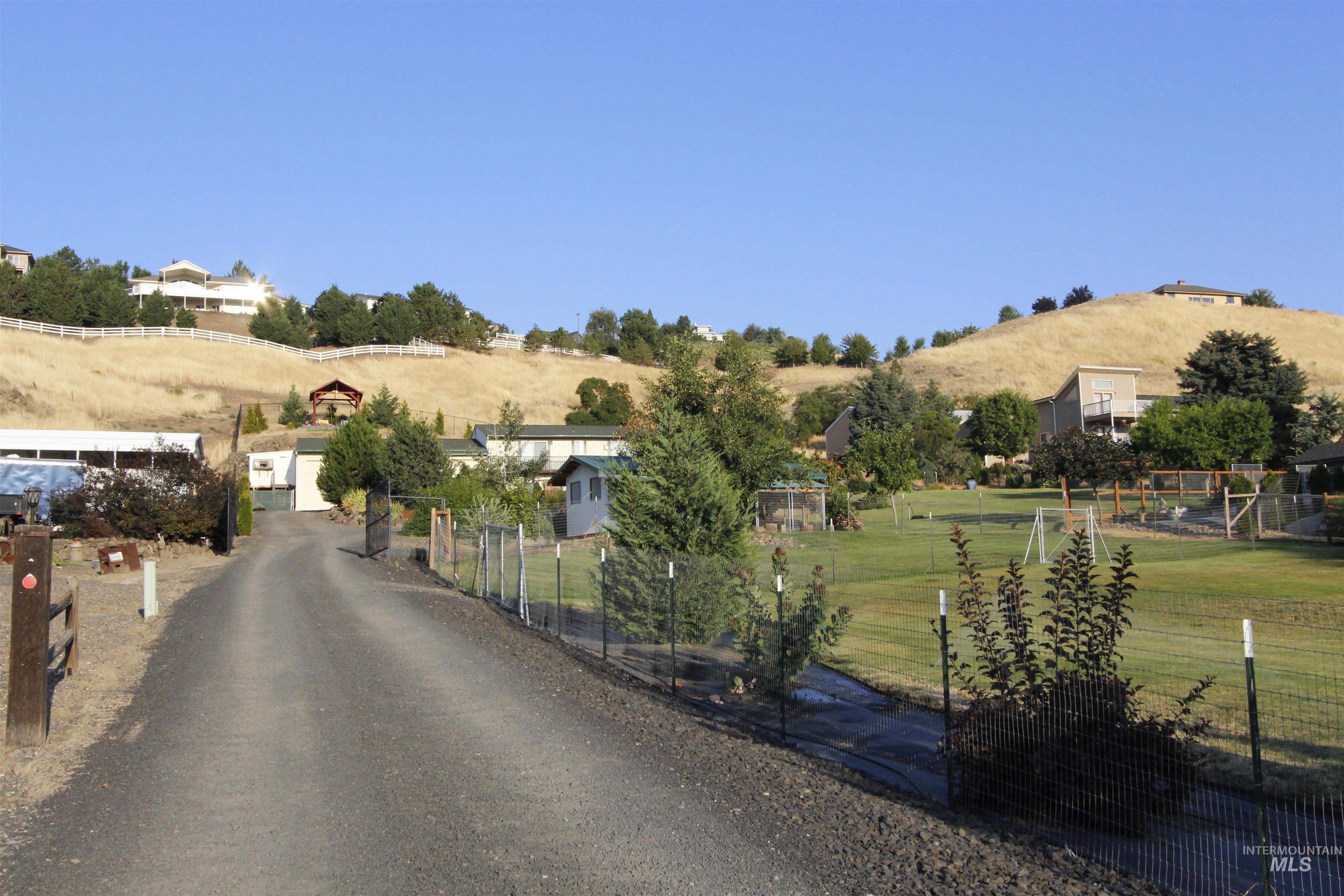 3350 Clemans Rd, Clarkston, Washington 99403, 4 Bedrooms, 3 Bathrooms, Residential For Sale, Price $685,000,MLS 98971508