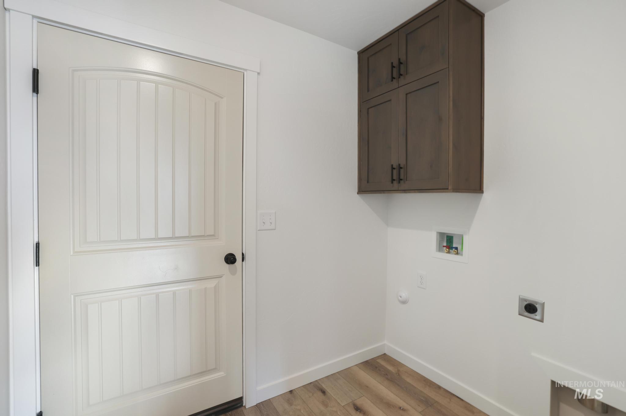 2056 Lowline Avenue, Twin Falls, Idaho 83301, 3 Bedrooms, 2 Bathrooms, Residential For Sale, Price $373,900,MLS 98971510