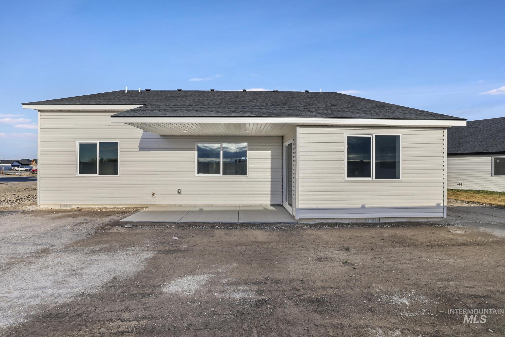 2056 Lowline Avenue, Twin Falls, Idaho 83301, 3 Bedrooms, 2 Bathrooms, Residential For Sale, Price $373,900,MLS 98971510