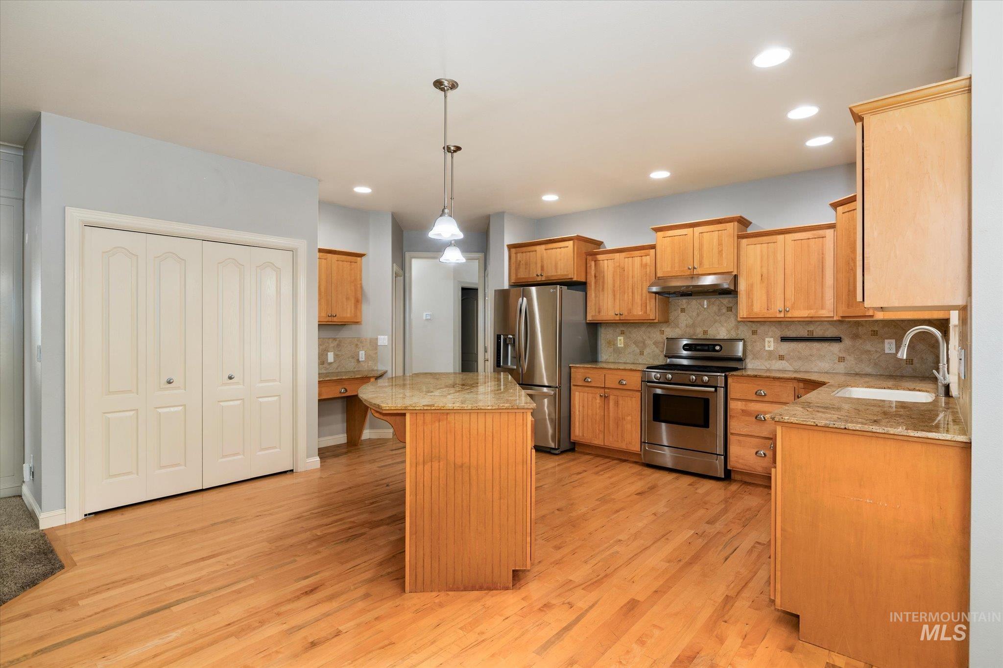 2757 S Goshen Way, Boise, Idaho 83709-8506, 4 Bedrooms, 2.5 Bathrooms, Residential For Sale, Price $995,000,MLS 98971511