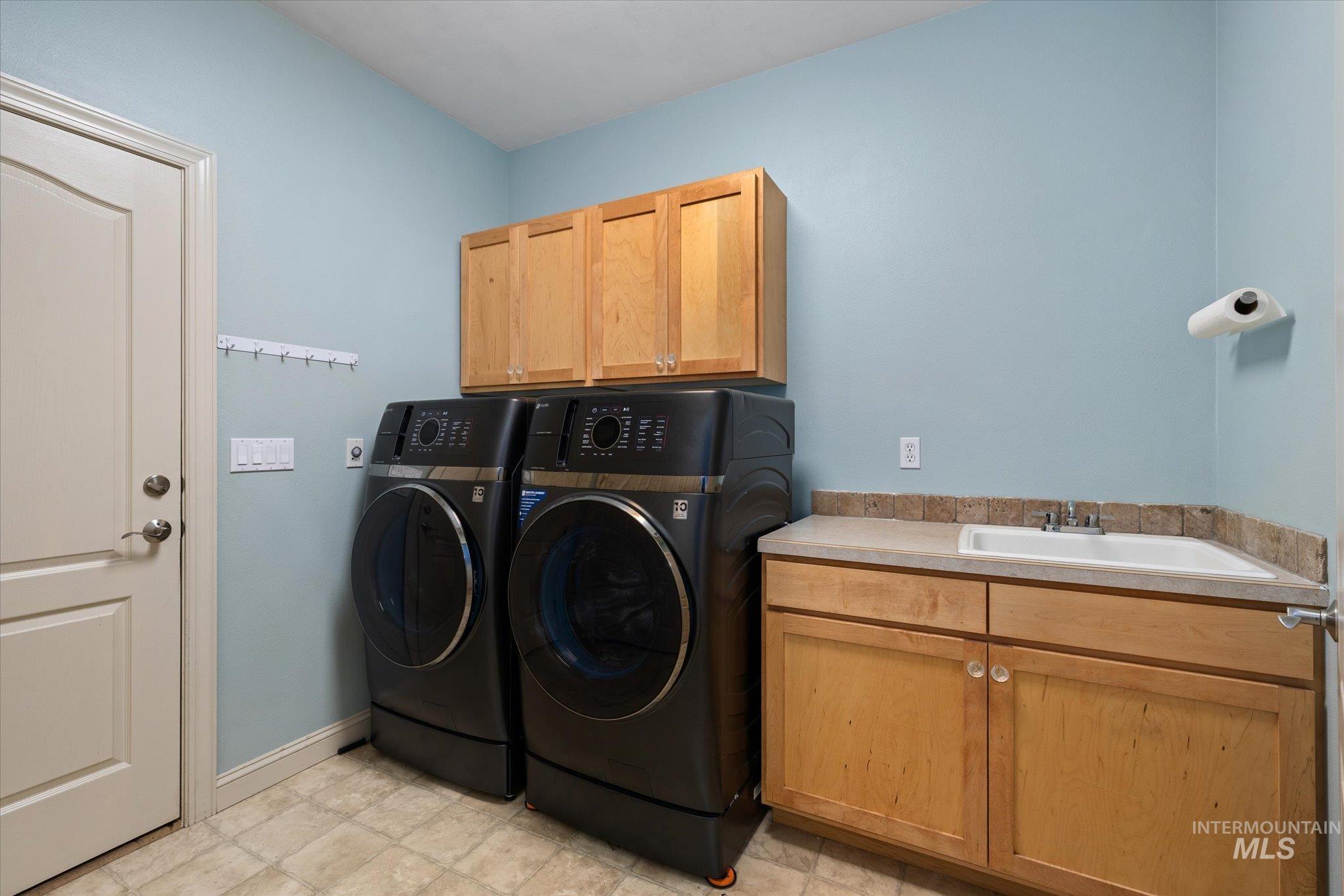 2757 S Goshen Way, Boise, Idaho 83709-8506, 4 Bedrooms, 2.5 Bathrooms, Residential For Sale, Price $995,000,MLS 98971511