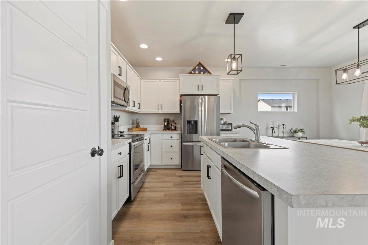 4508 W Everest, Meridian, Idaho 83646, 4 Bedrooms, 2.5 Bathrooms, Residential For Sale, Price $499,900,MLS 98971512