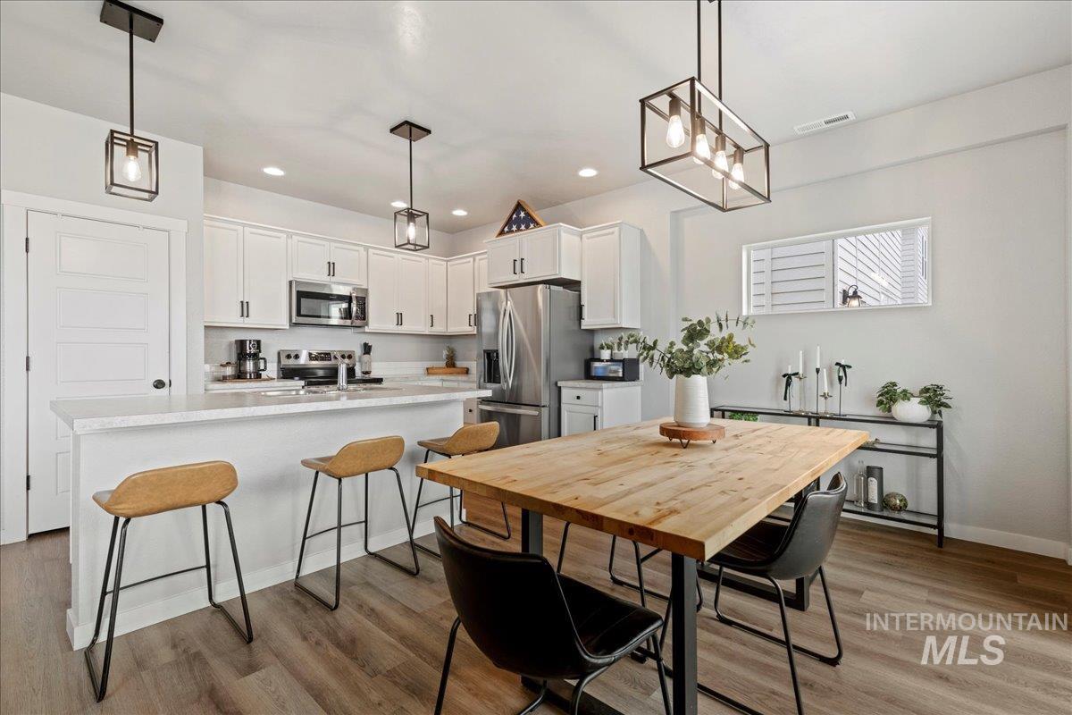 4508 W Everest, Meridian, Idaho 83646, 4 Bedrooms, 2.5 Bathrooms, Residential For Sale, Price $499,900,MLS 98971512