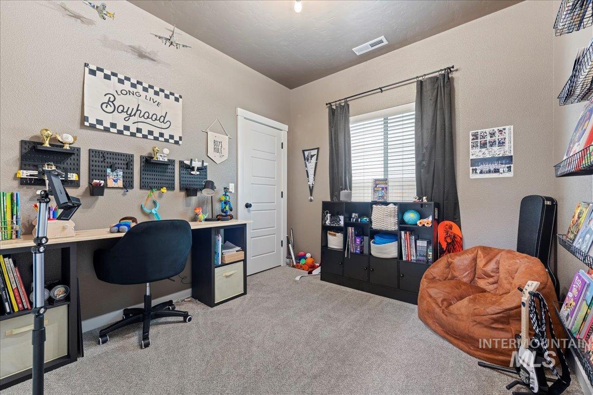 4508 W Everest, Meridian, Idaho 83646, 4 Bedrooms, 2.5 Bathrooms, Residential For Sale, Price $499,900,MLS 98971512