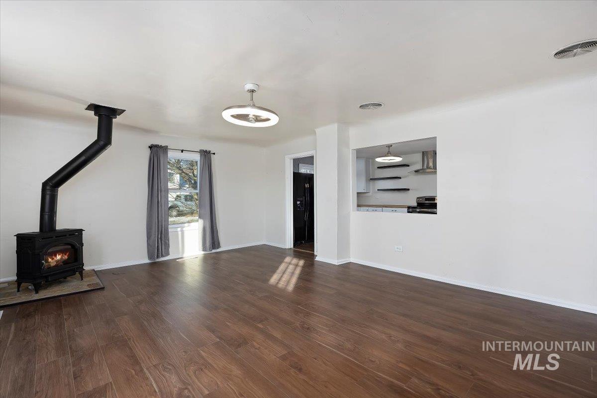 810 S 9th, Rupert, Idaho 83350, 4 Bedrooms, 2 Bathrooms, Residential For Sale, Price $299,000,MLS 98971513