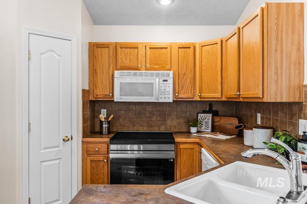 11412 W Olympus Ct, Boise, Idaho 83713, 3 Bedrooms, 2 Bathrooms, Residential For Sale, Price $399,900,MLS 98971521