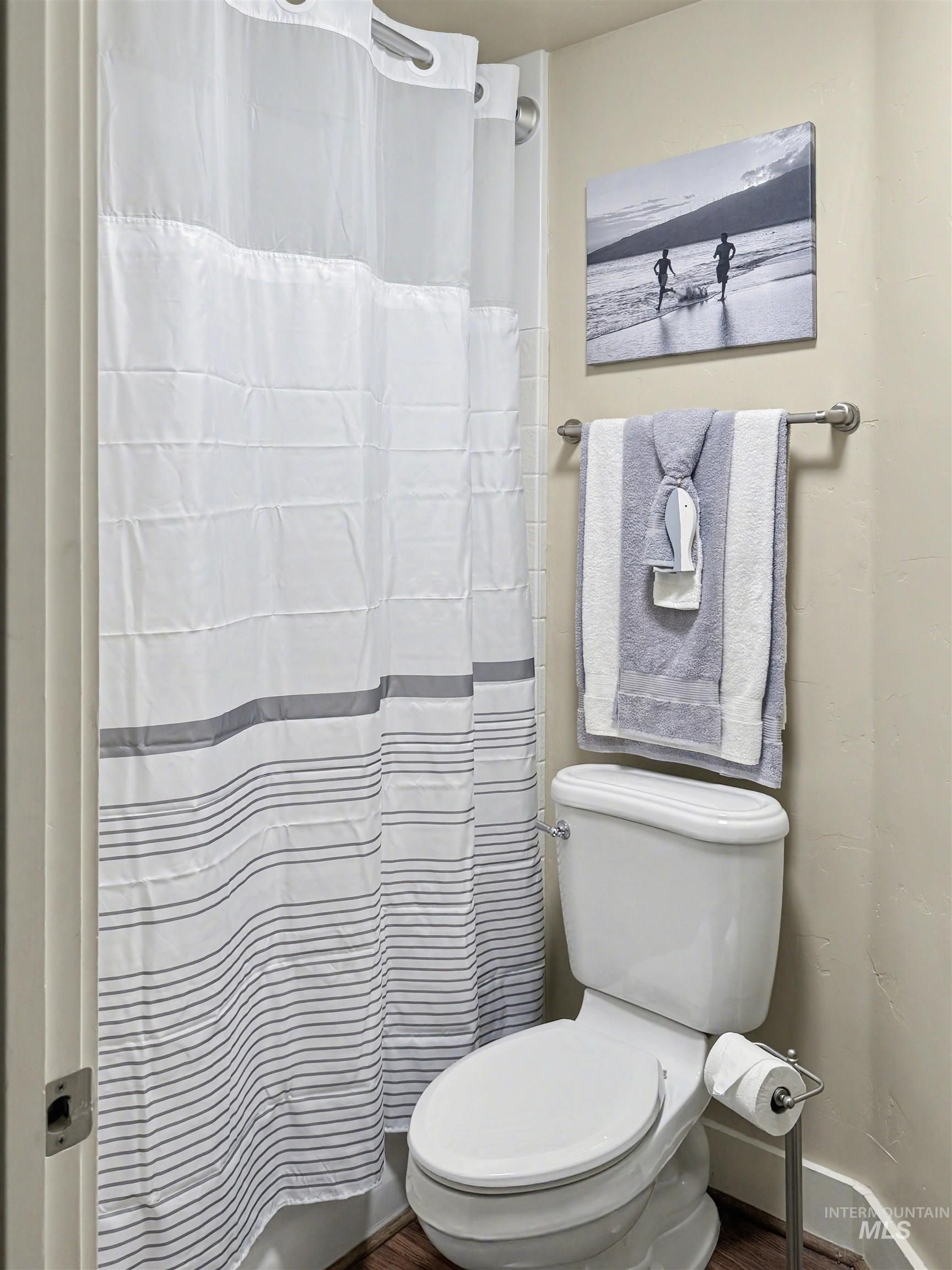 2425 S Chipper Way, Eagle, Idaho 83616, 4 Bedrooms, 3.5 Bathrooms, Residential For Sale, Price $1,379,999,MLS 98971523