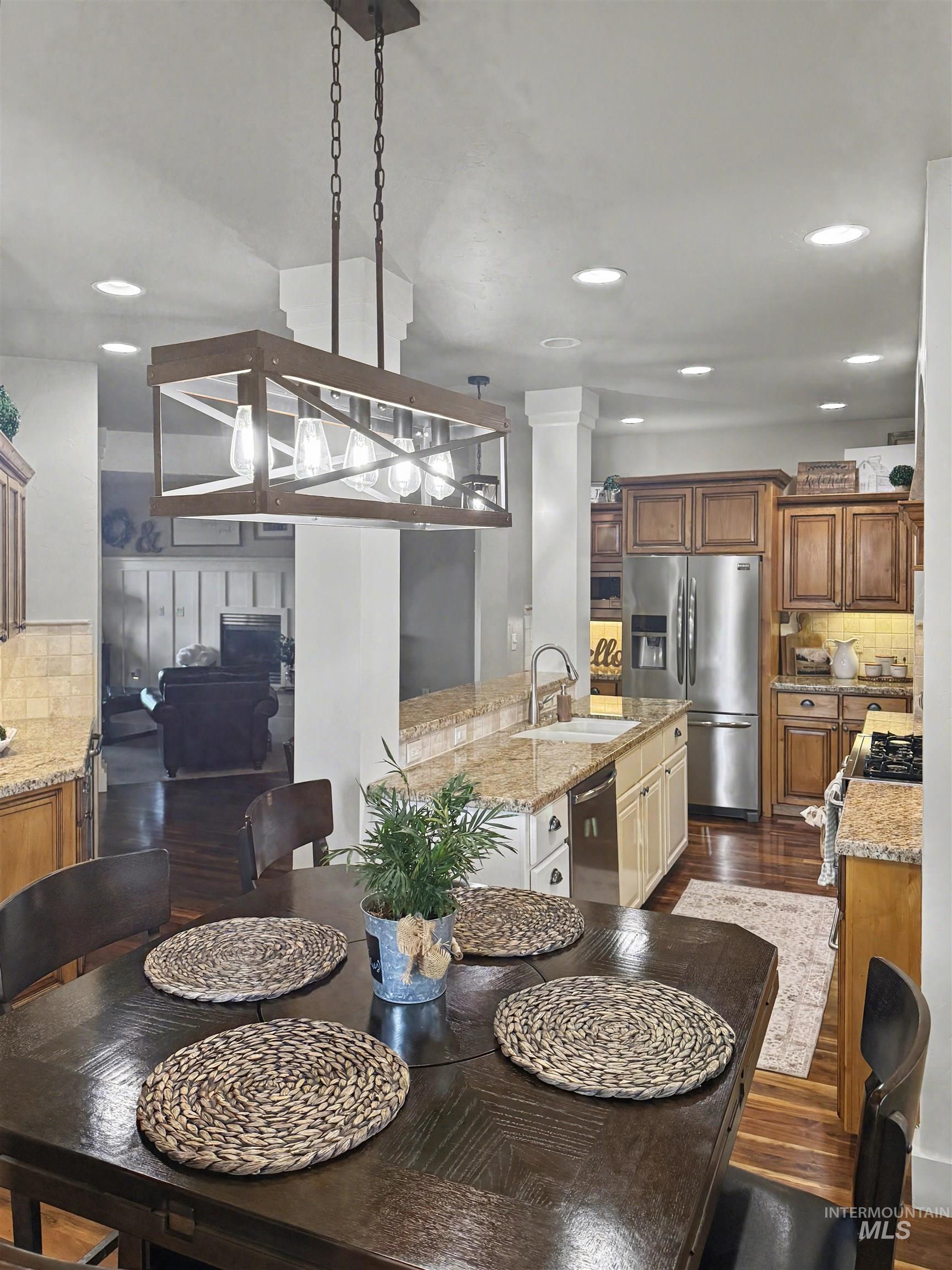 2425 S Chipper Way, Eagle, Idaho 83616, 4 Bedrooms, 3.5 Bathrooms, Residential For Sale, Price $1,379,999,MLS 98971523