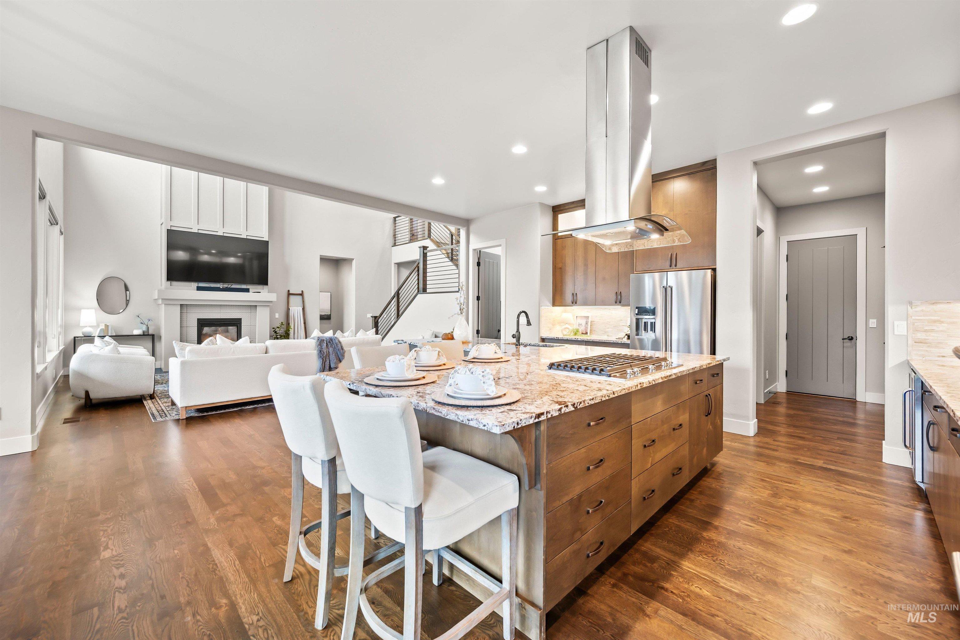 3022 S Creek Pointe Lane, Eagle, Idaho 83616, 5 Bedrooms, 4.5 Bathrooms, Residential For Sale, Price $1,400,000,MLS 98971524