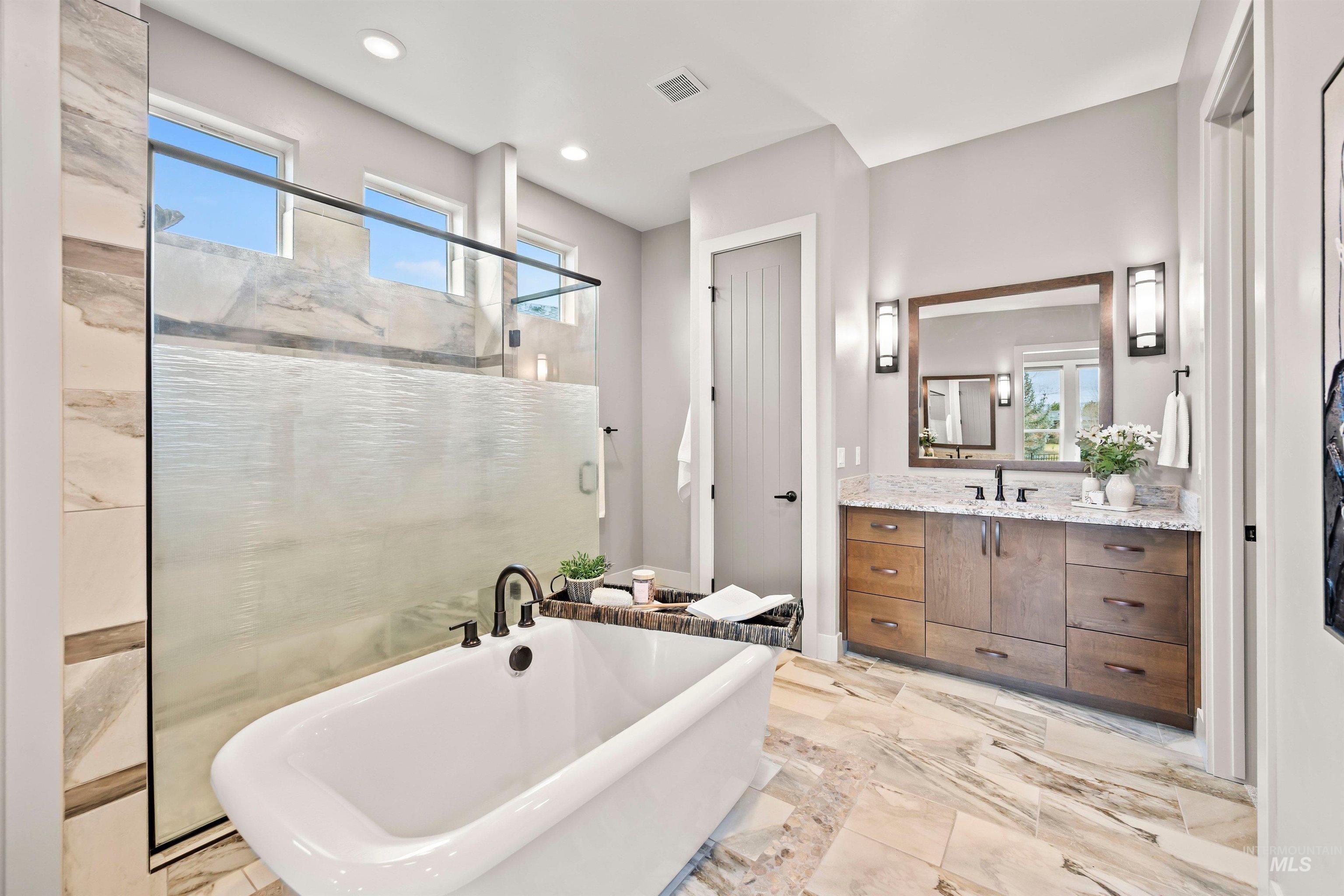 3022 S Creek Pointe Lane, Eagle, Idaho 83616, 5 Bedrooms, 4.5 Bathrooms, Residential For Sale, Price $1,400,000,MLS 98971524