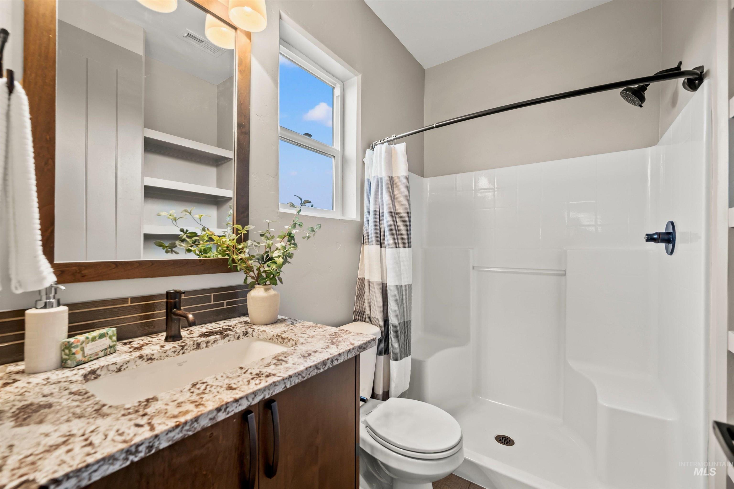 3022 S Creek Pointe Lane, Eagle, Idaho 83616, 5 Bedrooms, 4.5 Bathrooms, Residential For Sale, Price $1,400,000,MLS 98971524