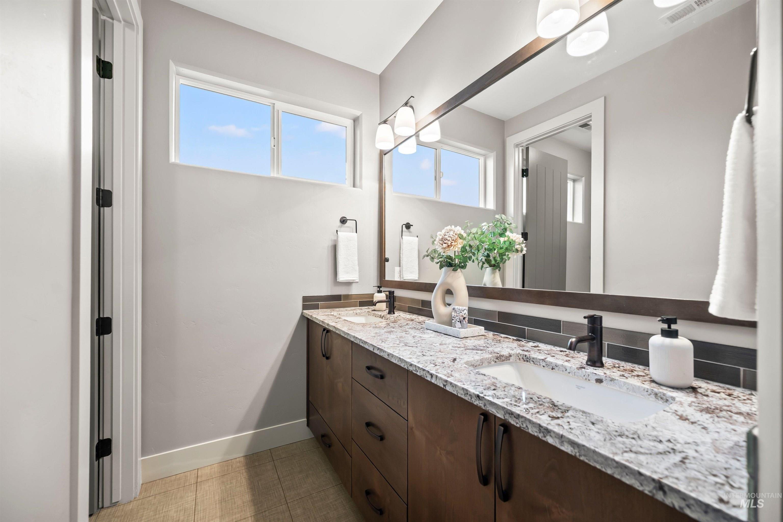 3022 S Creek Pointe Lane, Eagle, Idaho 83616, 5 Bedrooms, 4.5 Bathrooms, Residential For Sale, Price $1,400,000,MLS 98971524