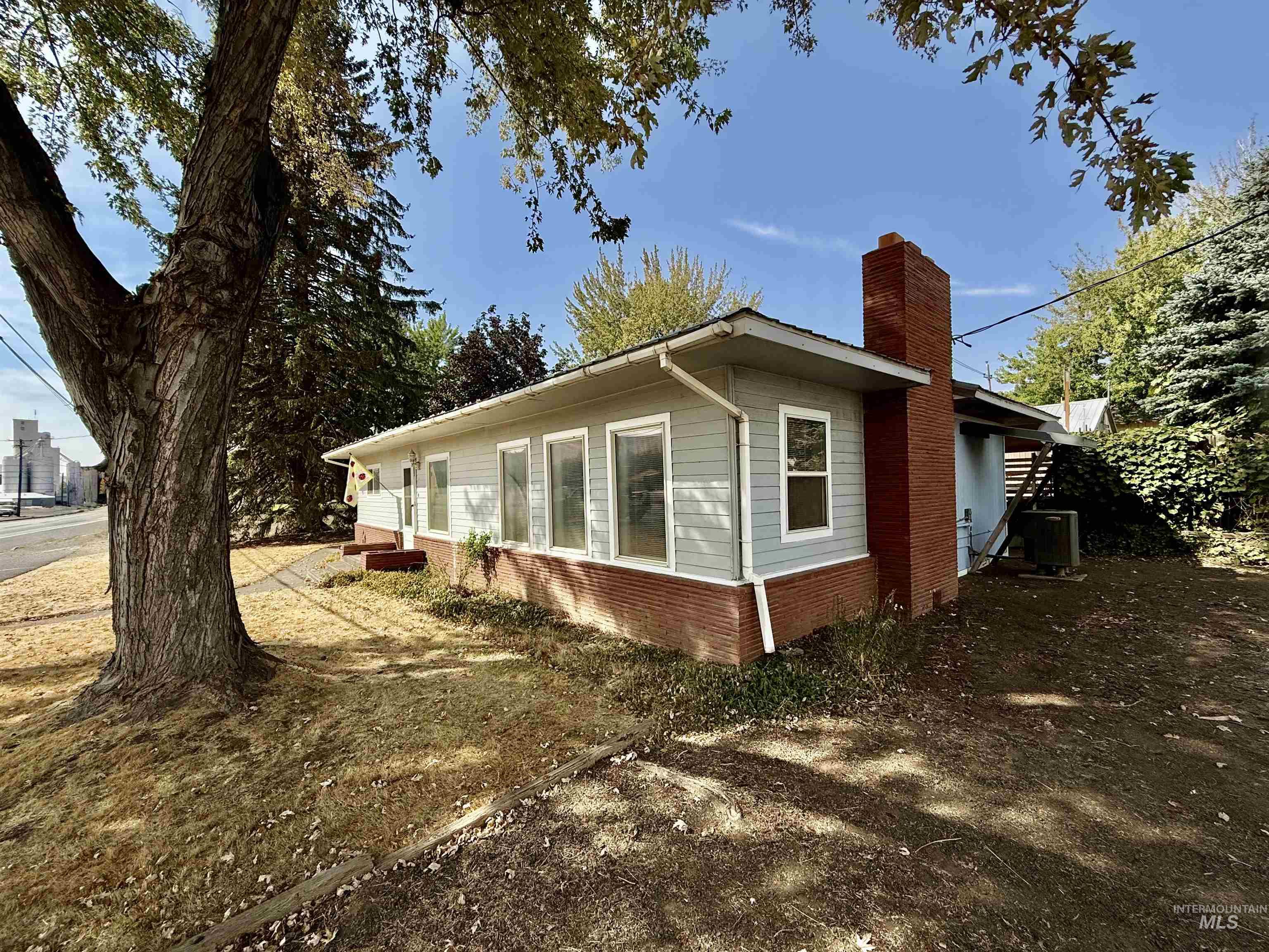 2395 Villard St, Pomeroy, Washington 99347, 3 Bedrooms, 1 Bathroom, Residential For Sale, Price $210,000,MLS 98971526