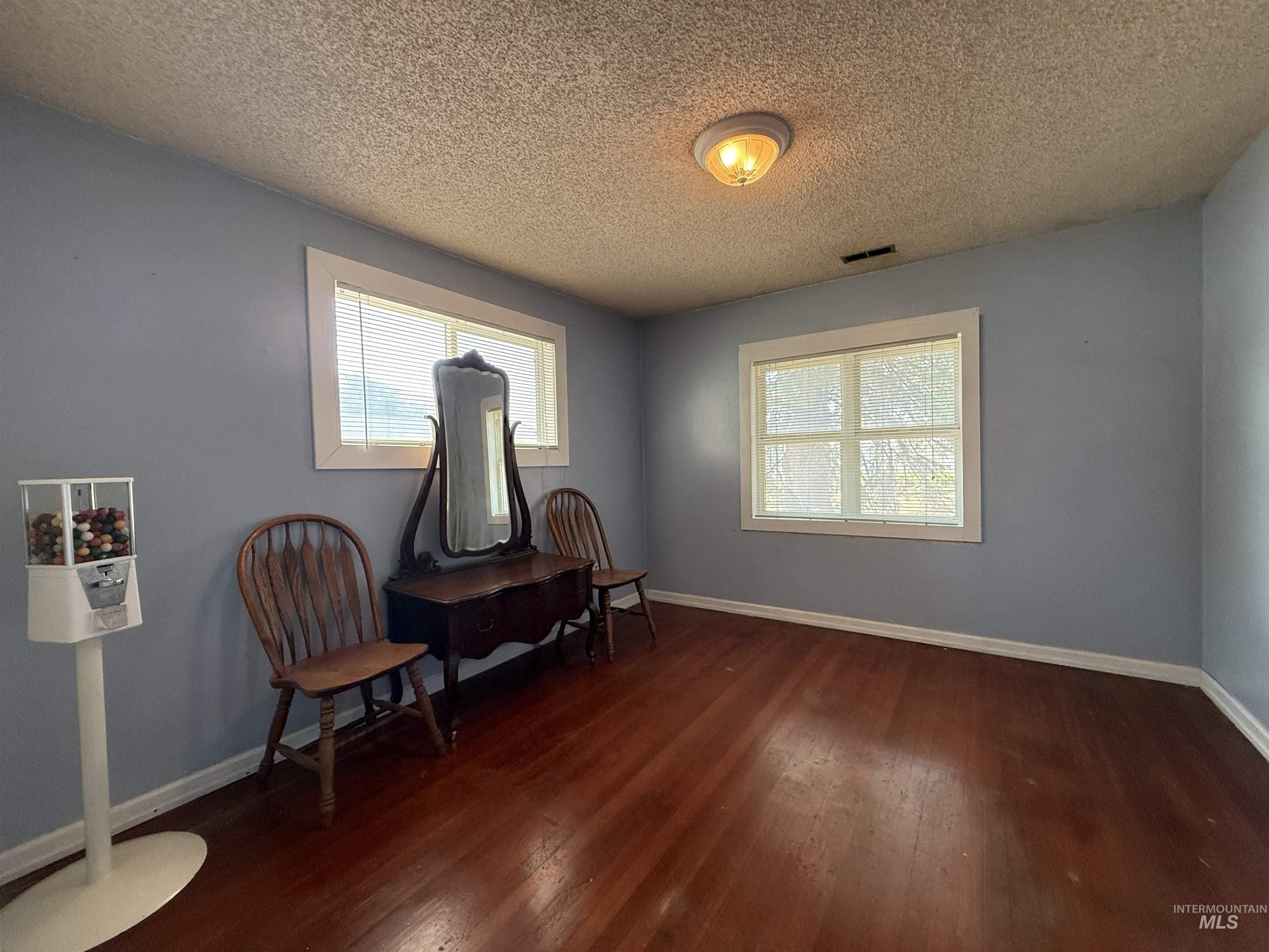 2395 Villard St, Pomeroy, Washington 99347, 3 Bedrooms, 1 Bathroom, Residential For Sale, Price $210,000,MLS 98971526