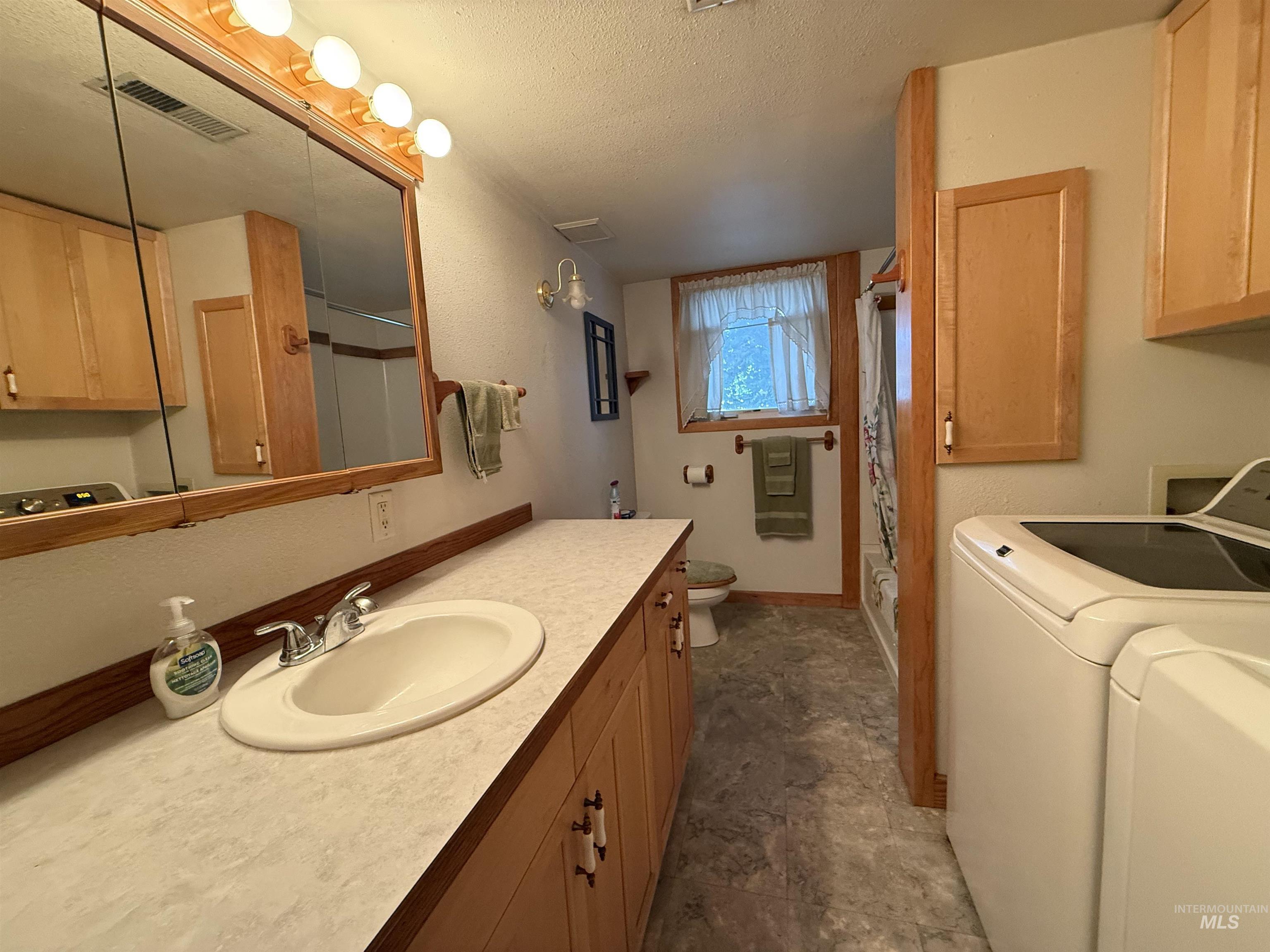 2395 Villard St, Pomeroy, Washington 99347, 3 Bedrooms, 1 Bathroom, Residential For Sale, Price $210,000,MLS 98971526