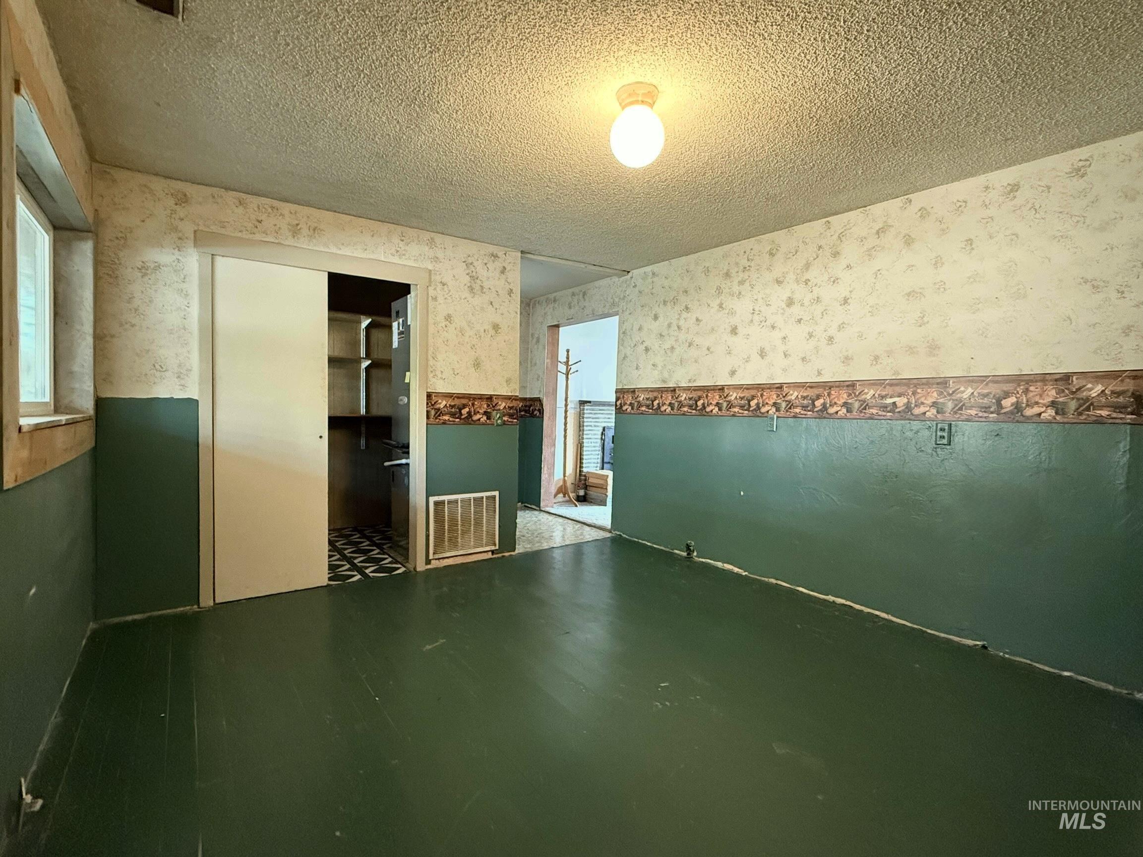 2395 Villard St, Pomeroy, Washington 99347, 3 Bedrooms, 1 Bathroom, Residential For Sale, Price $210,000,MLS 98971526