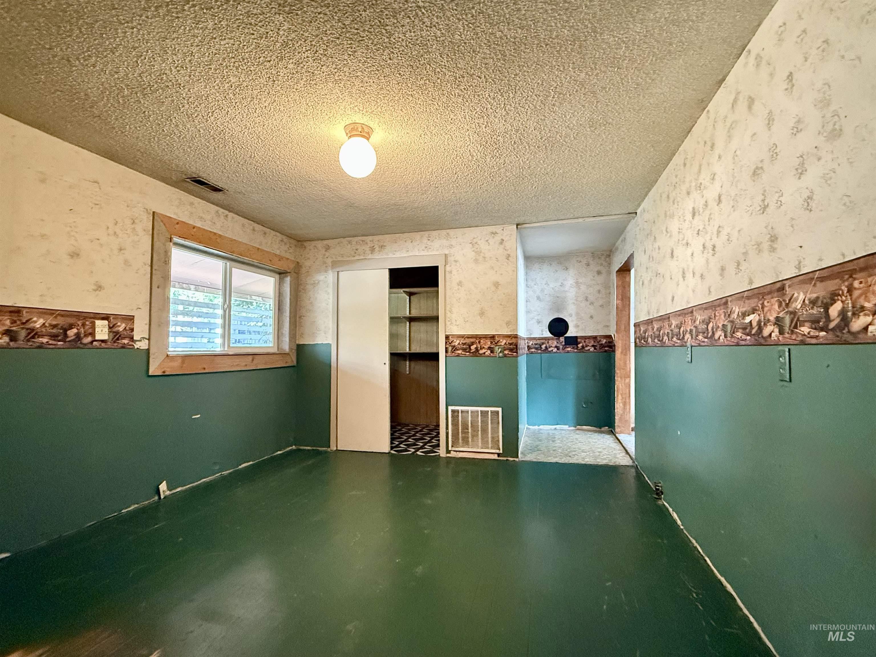 2395 Villard St, Pomeroy, Washington 99347, 3 Bedrooms, 1 Bathroom, Residential For Sale, Price $210,000,MLS 98971526