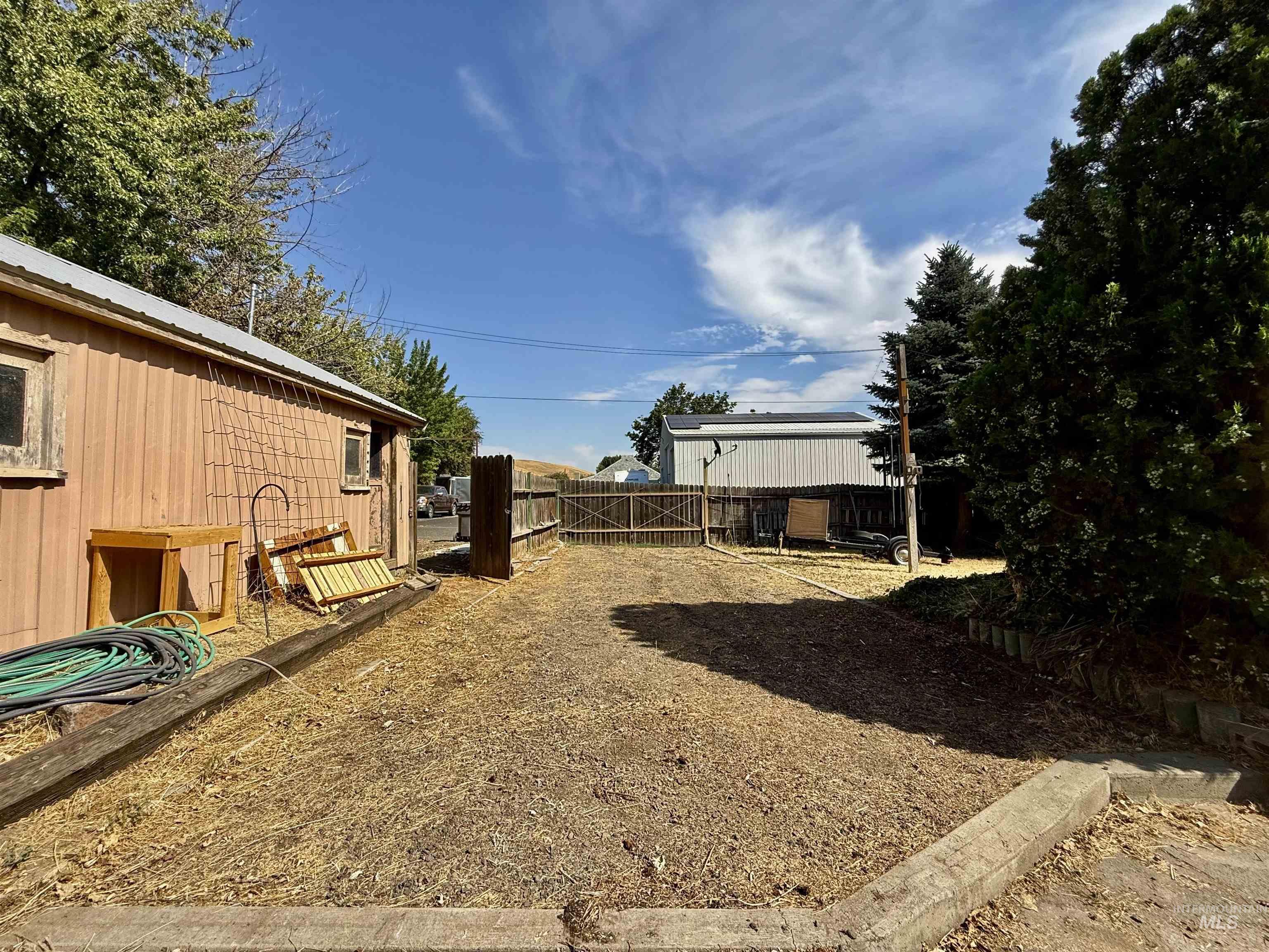 2395 Villard St, Pomeroy, Washington 99347, 3 Bedrooms, 1 Bathroom, Residential For Sale, Price $210,000,MLS 98971526