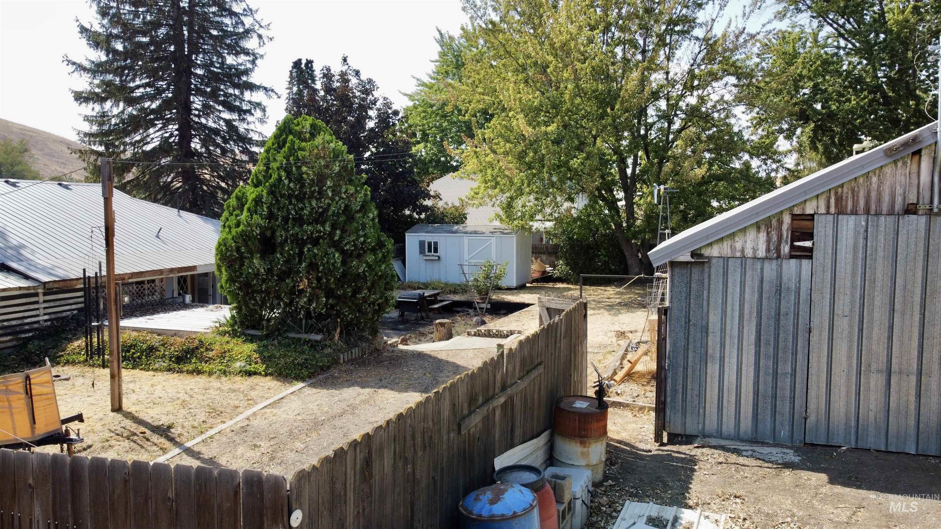 2395 Villard St, Pomeroy, Washington 99347, 3 Bedrooms, 1 Bathroom, Residential For Sale, Price $210,000,MLS 98971526