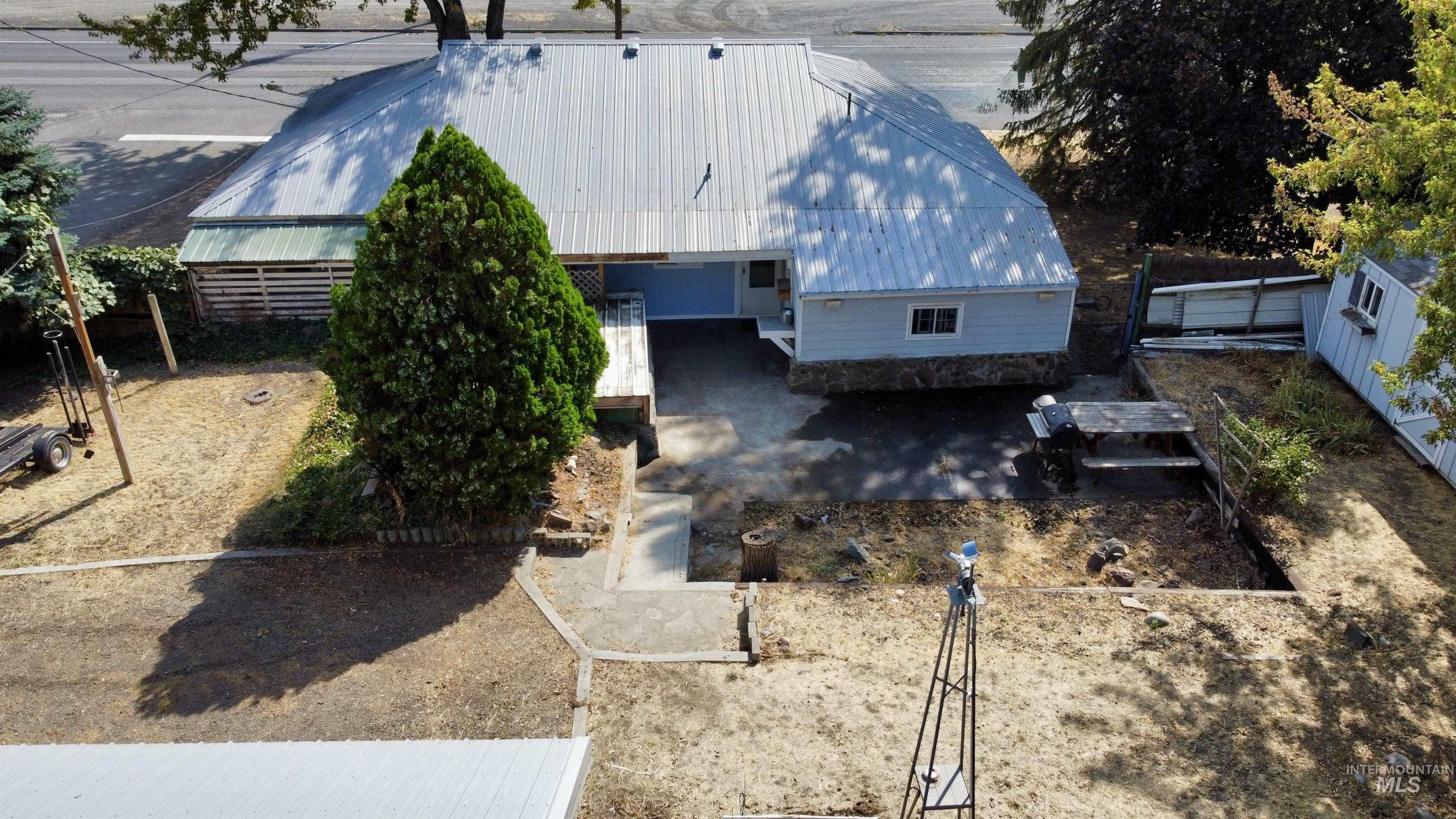 2395 Villard St, Pomeroy, Washington 99347, 3 Bedrooms, 1 Bathroom, Residential For Sale, Price $210,000,MLS 98971526