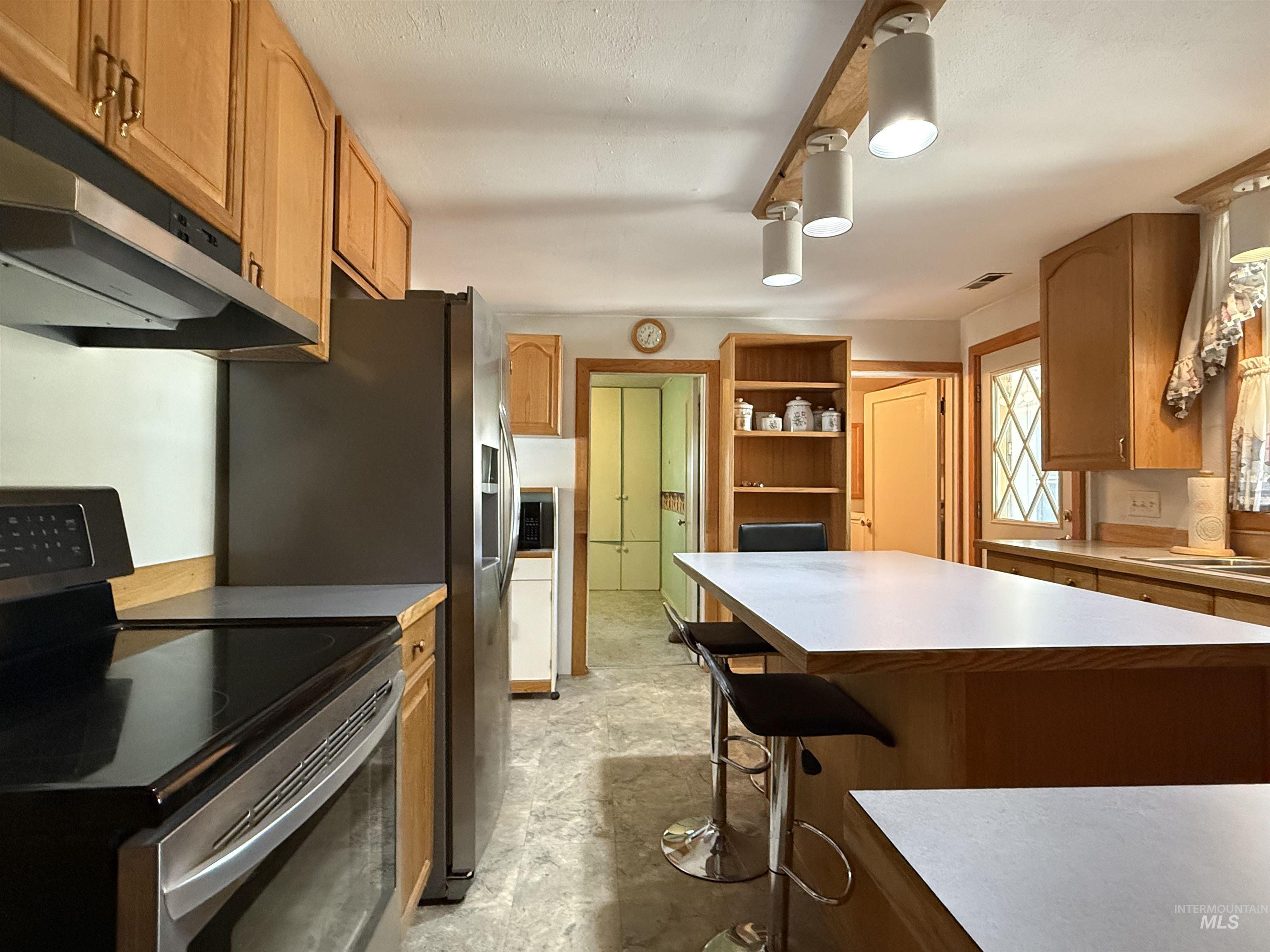 2395 Villard St, Pomeroy, Washington 99347, 3 Bedrooms, 1 Bathroom, Residential For Sale, Price $210,000,MLS 98971526