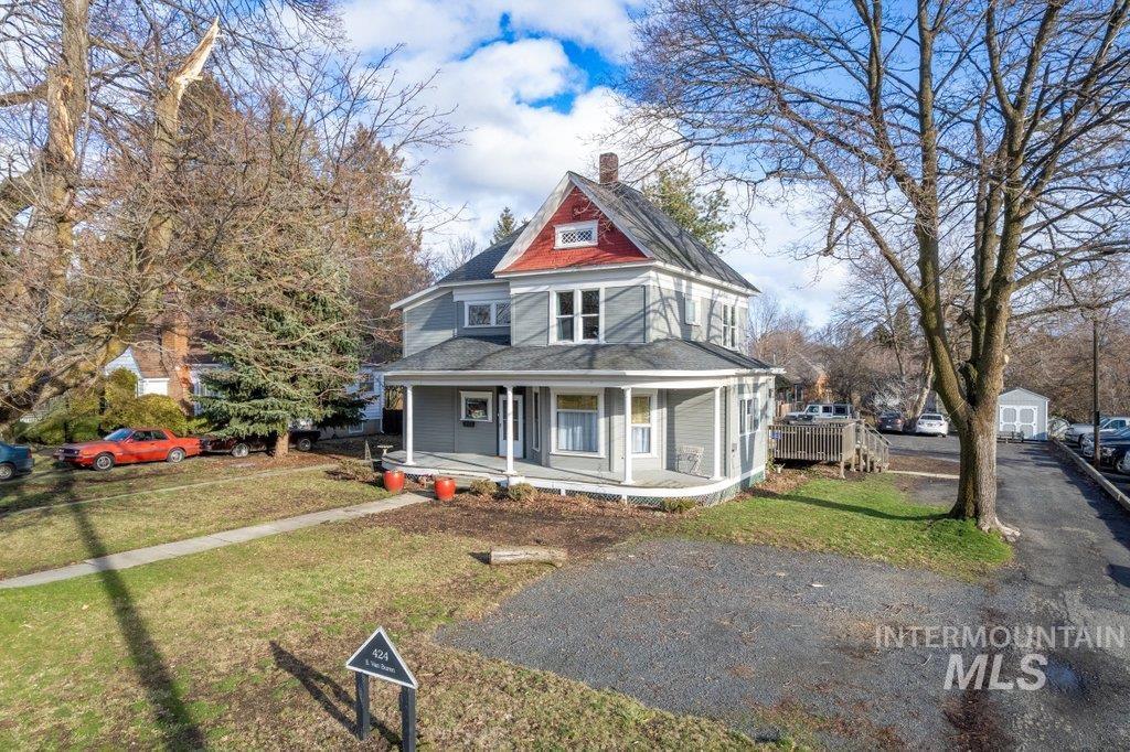 424 S VanBuren, Moscow, Idaho 83843, 3 Bedrooms, 2 Bathrooms, Residential For Sale, Price $659,000,MLS 98971527