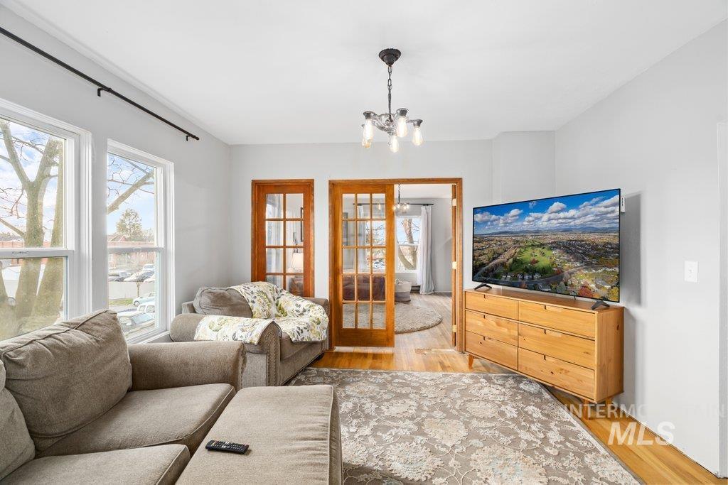 424 S VanBuren, Moscow, Idaho 83843, 3 Bedrooms, 2 Bathrooms, Residential For Sale, Price $659,000,MLS 98971527