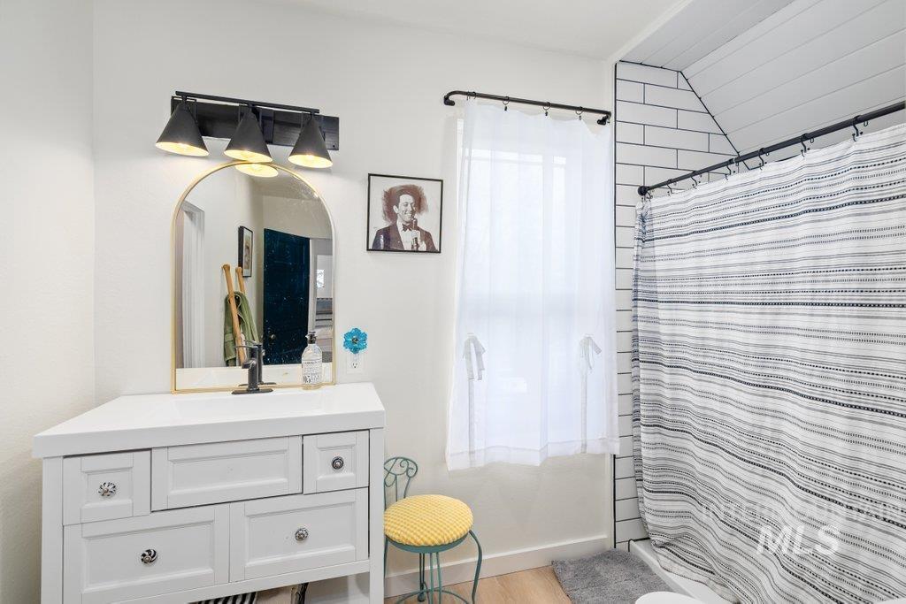 424 S VanBuren, Moscow, Idaho 83843, 3 Bedrooms, 2 Bathrooms, Residential For Sale, Price $659,000,MLS 98971527