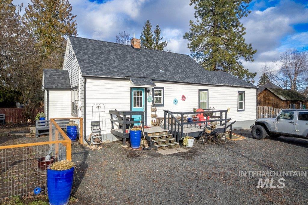 424 S VanBuren, Moscow, Idaho 83843, 3 Bedrooms, 2 Bathrooms, Residential For Sale, Price $659,000,MLS 98971527