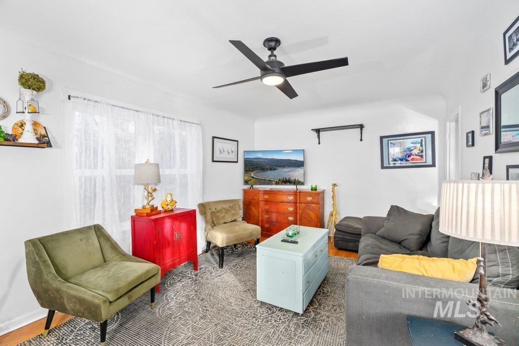 424 S VanBuren, Moscow, Idaho 83843, 3 Bedrooms, 2 Bathrooms, Residential For Sale, Price $659,000,MLS 98971527