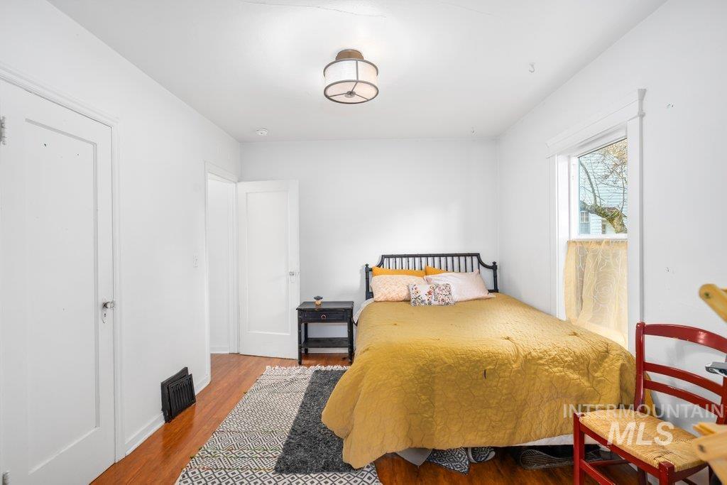 424 S VanBuren, Moscow, Idaho 83843, 3 Bedrooms, 2 Bathrooms, Residential For Sale, Price $659,000,MLS 98971527