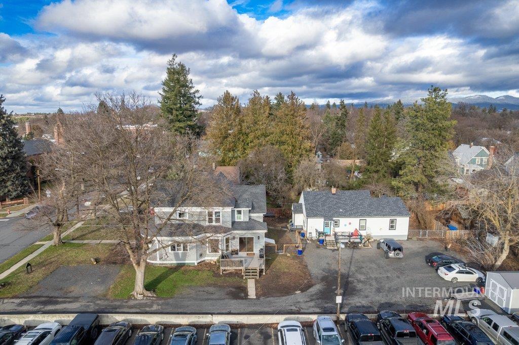 424 S VanBuren, Moscow, Idaho 83843, 3 Bedrooms, 2 Bathrooms, Residential For Sale, Price $659,000,MLS 98971527