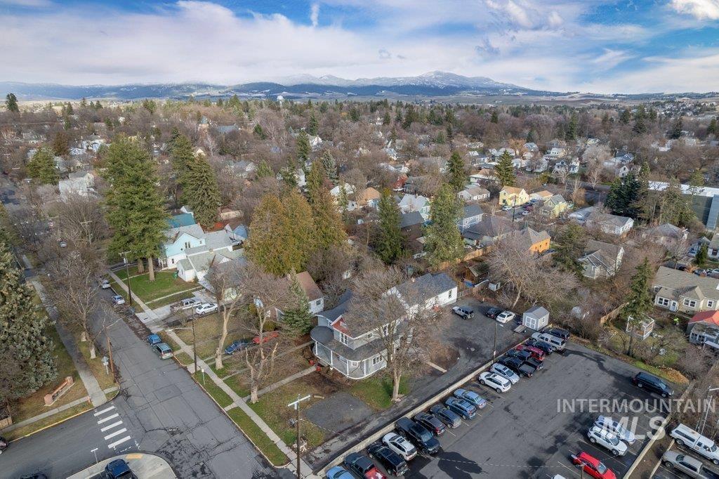 424 S VanBuren, Moscow, Idaho 83843, 3 Bedrooms, 2 Bathrooms, Residential For Sale, Price $659,000,MLS 98971527