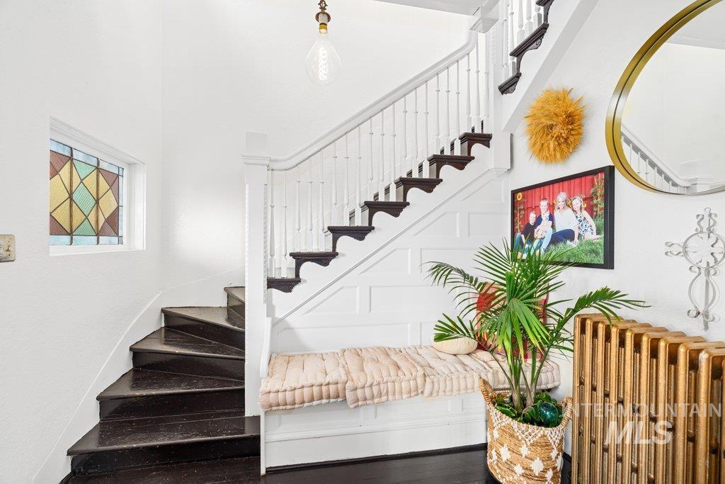 424 S VanBuren, Moscow, Idaho 83843, 3 Bedrooms, 2 Bathrooms, Residential For Sale, Price $659,000,MLS 98971527