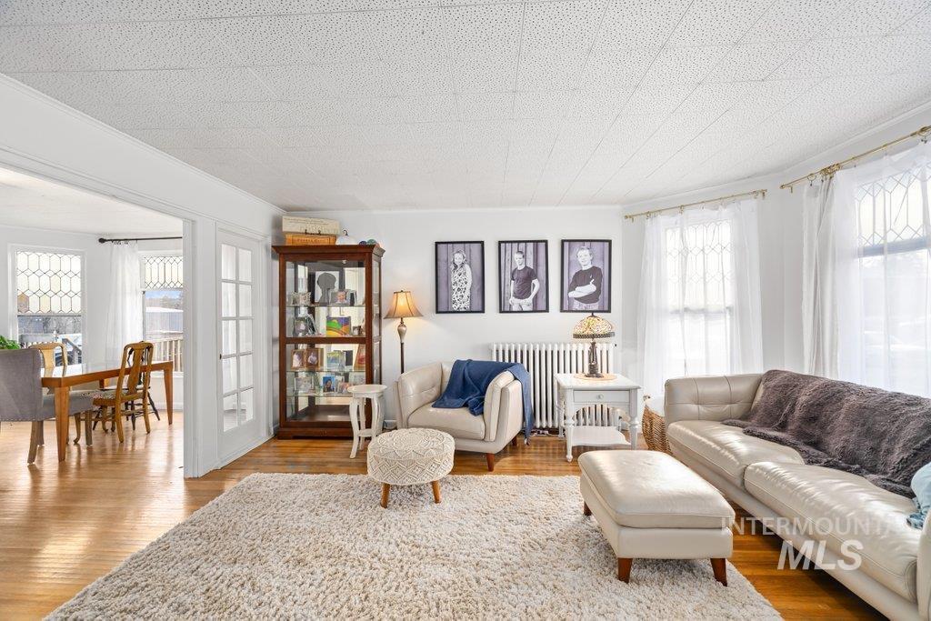 424 S VanBuren, Moscow, Idaho 83843, 3 Bedrooms, 2 Bathrooms, Residential For Sale, Price $659,000,MLS 98971527