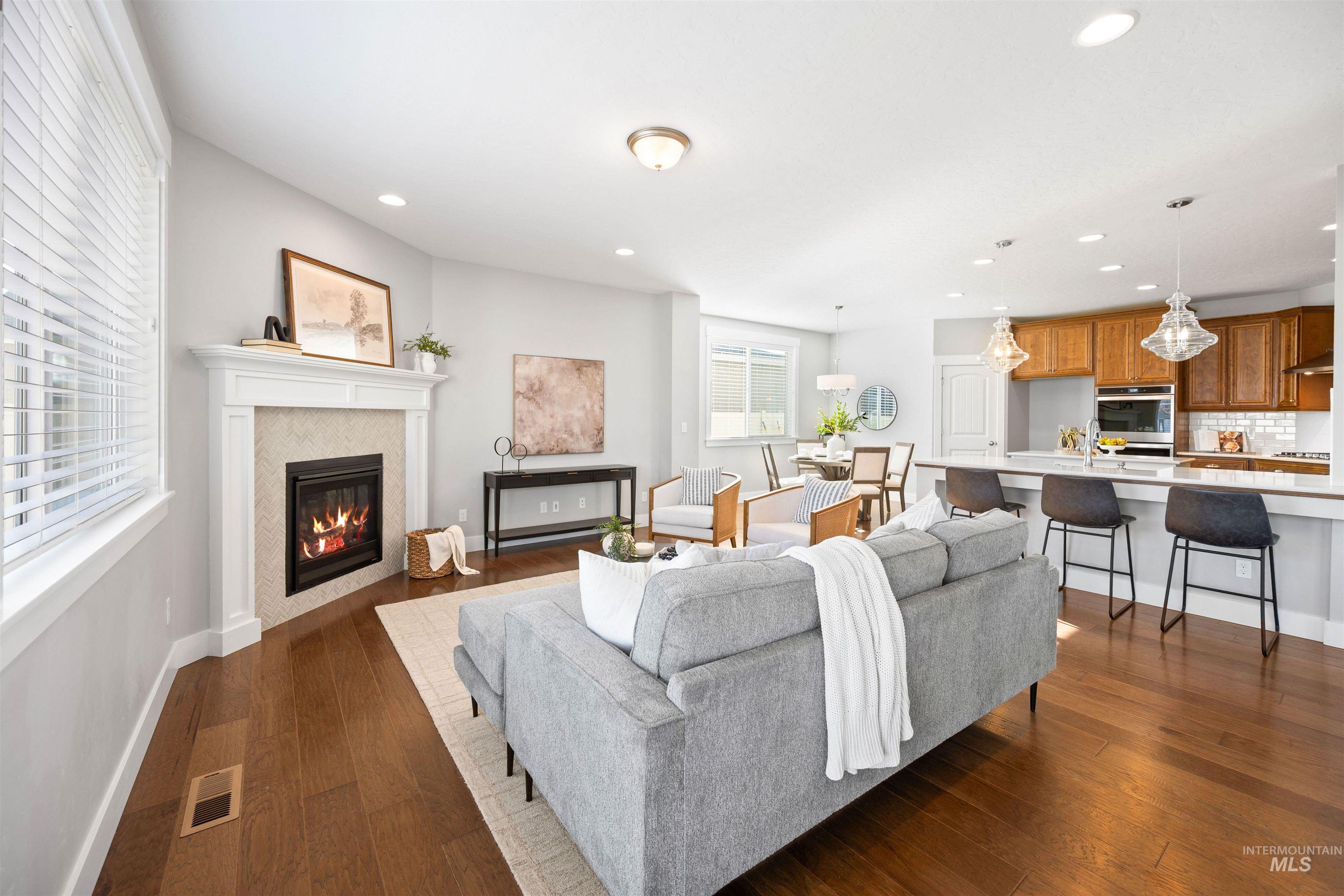 5270 N Mallorca Way, Meridian, Idaho 83646, 4 Bedrooms, 2.5 Bathrooms, Residential For Sale, Price $835,000,MLS 98971528