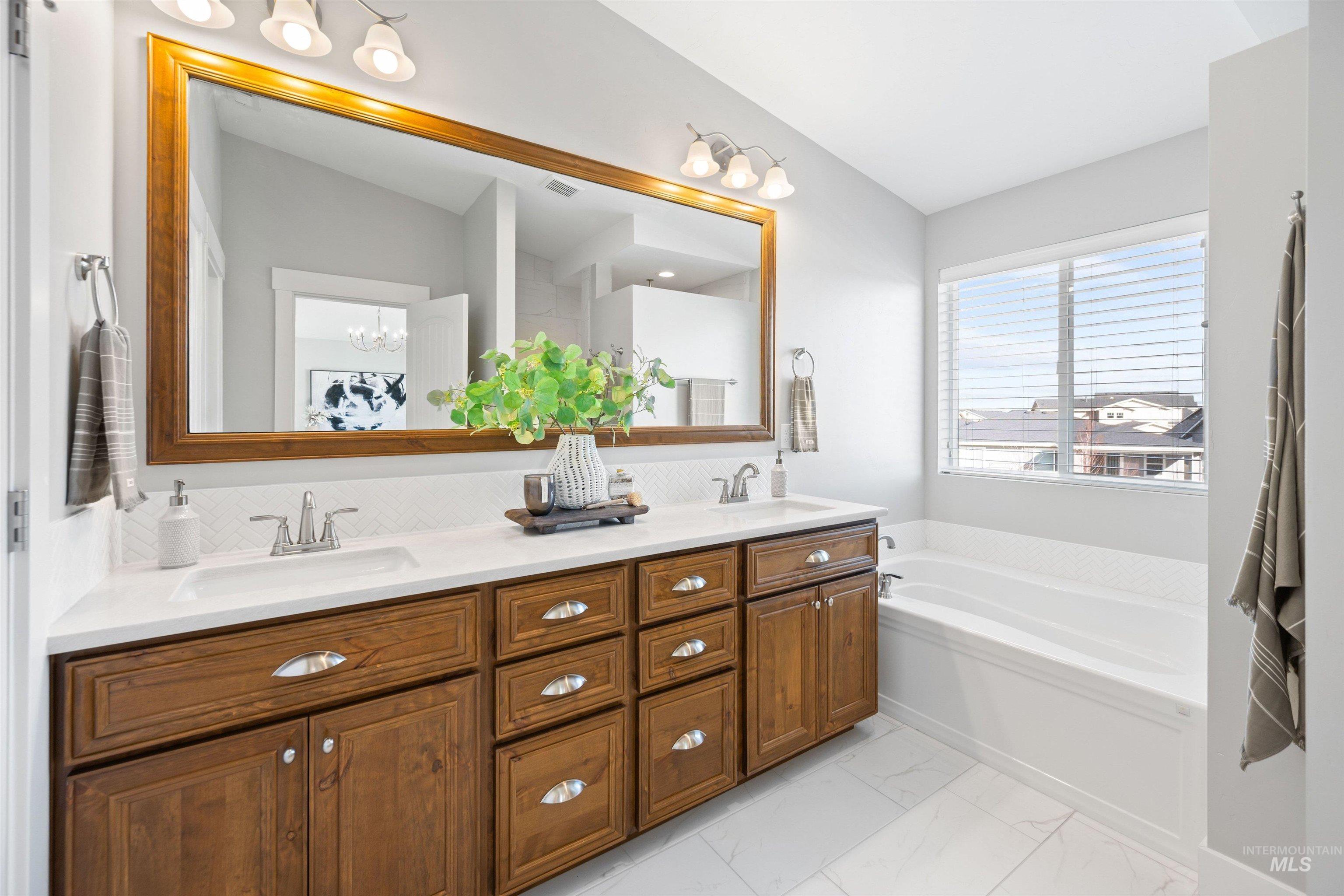 5270 N Mallorca Way, Meridian, Idaho 83646, 4 Bedrooms, 2.5 Bathrooms, Residential For Sale, Price $785,000,MLS 98971528