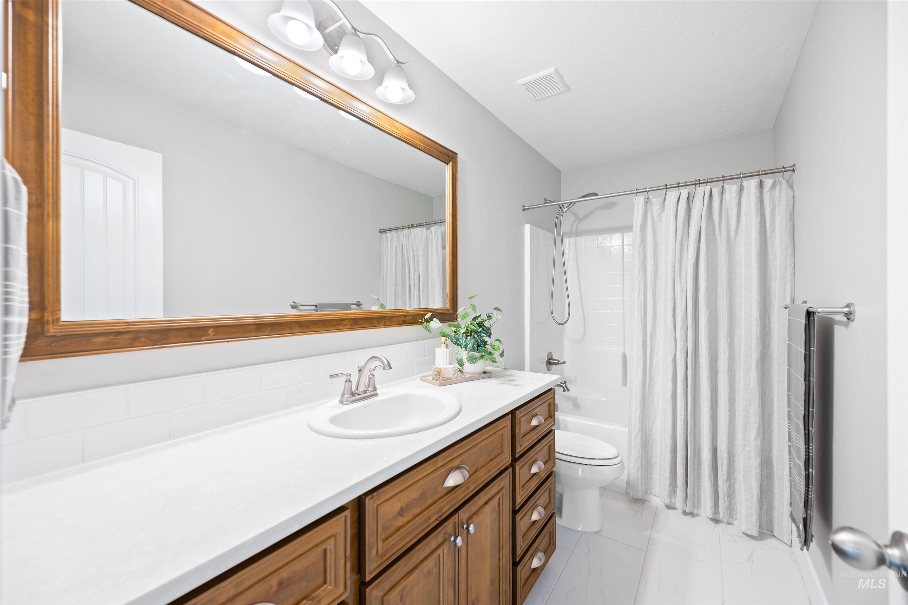 5270 N Mallorca Way, Meridian, Idaho 83646, 4 Bedrooms, 2.5 Bathrooms, Residential For Sale, Price $835,000,MLS 98971528