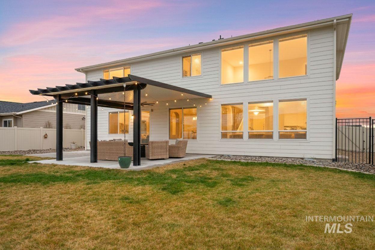 5270 N Mallorca Way, Meridian, Idaho 83646, 4 Bedrooms, 2.5 Bathrooms, Residential For Sale, Price $835,000,MLS 98971528