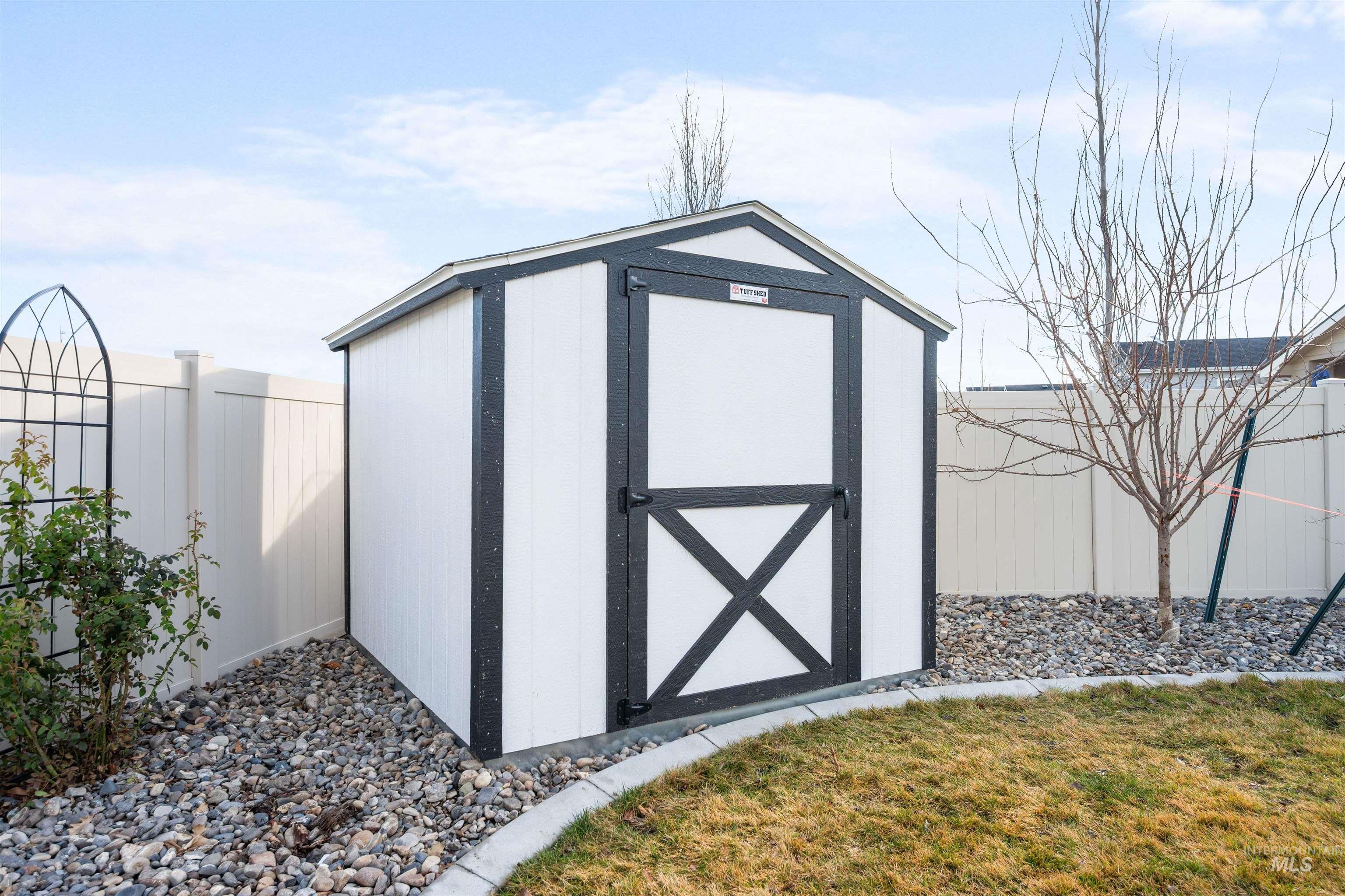 5270 N Mallorca Way, Meridian, Idaho 83646, 4 Bedrooms, 2.5 Bathrooms, Residential For Sale, Price $835,000,MLS 98971528