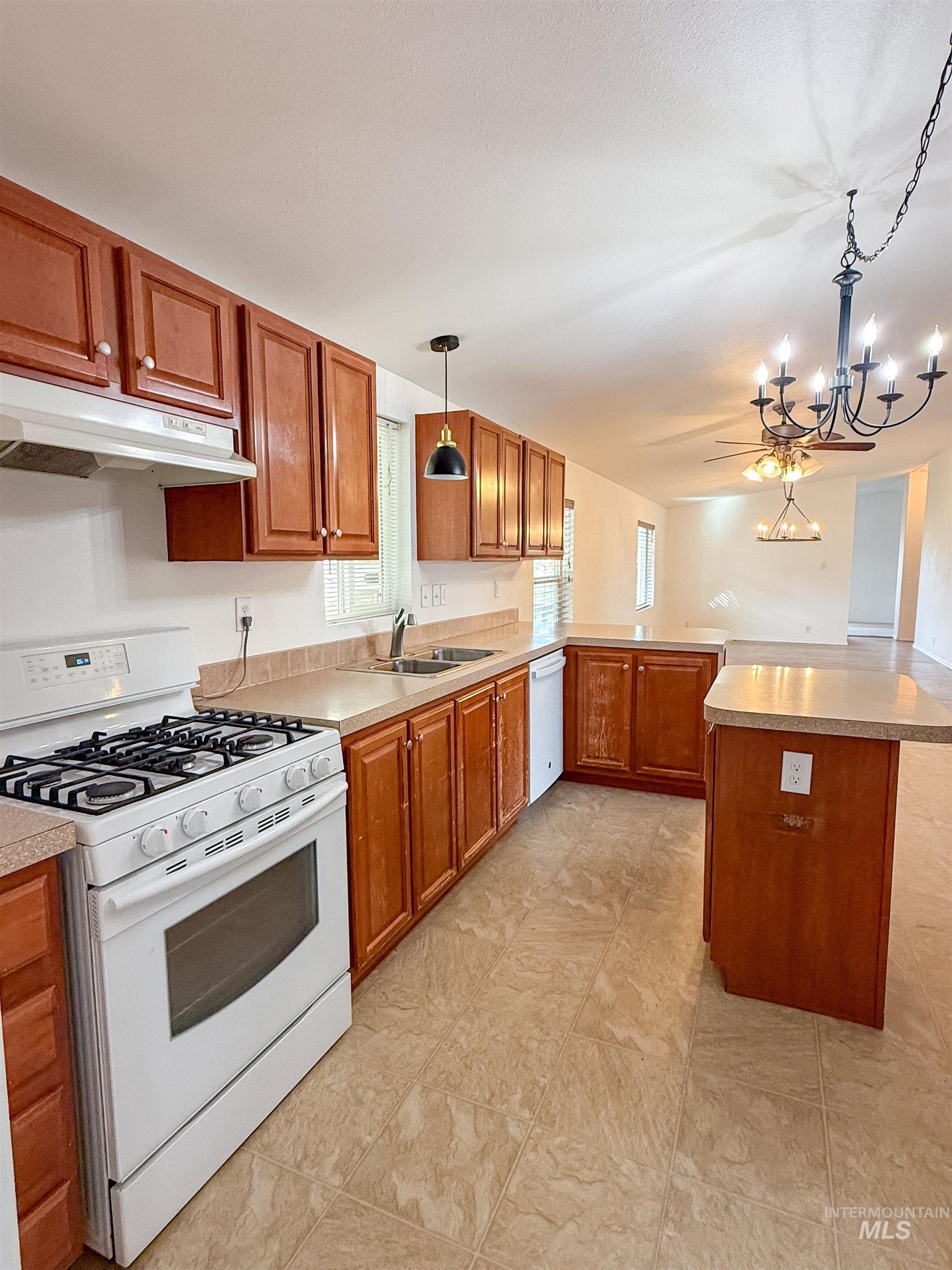 11205 Dally Lane, Middleton, Idaho 83644, 3 Bedrooms, 2 Bathrooms, Residential For Sale, Price $550,000,MLS 98971532