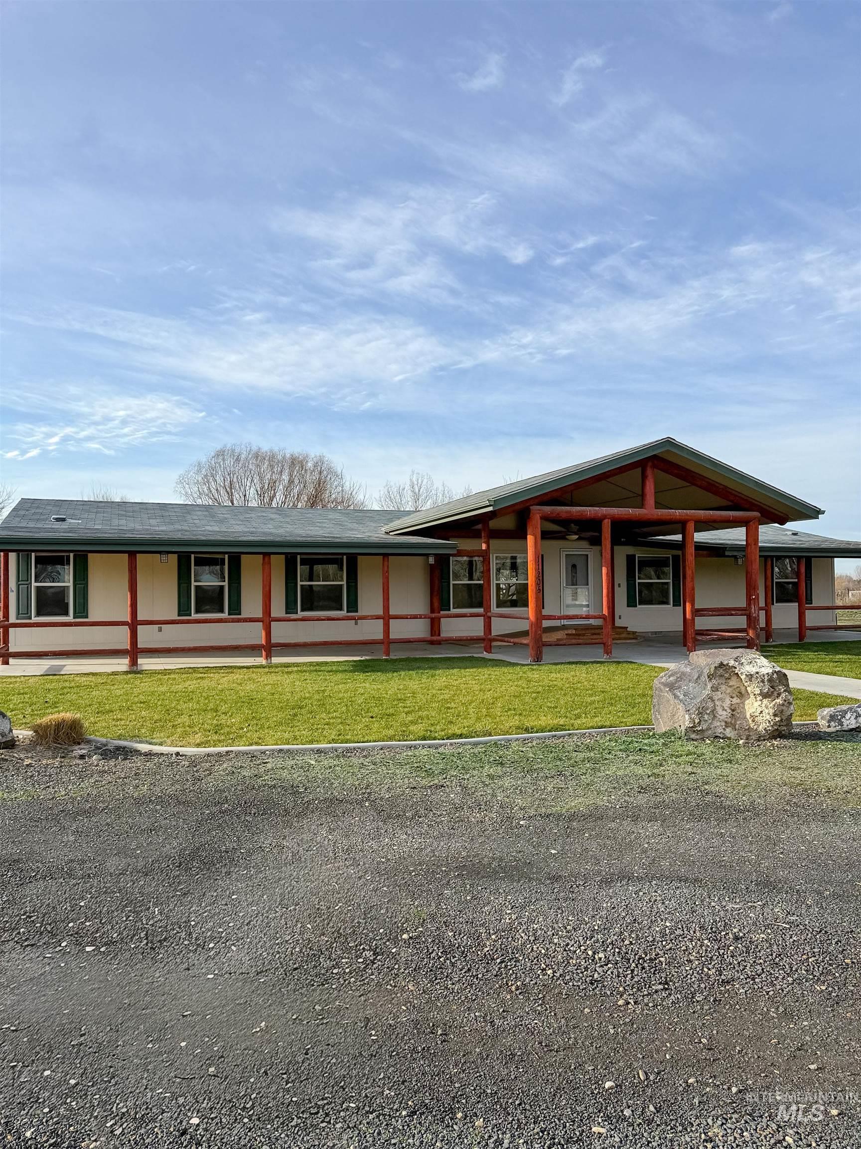 11205 Dally Lane, Middleton, Idaho 83644, 3 Bedrooms, 2 Bathrooms, Residential For Sale, Price $550,000,MLS 98971532