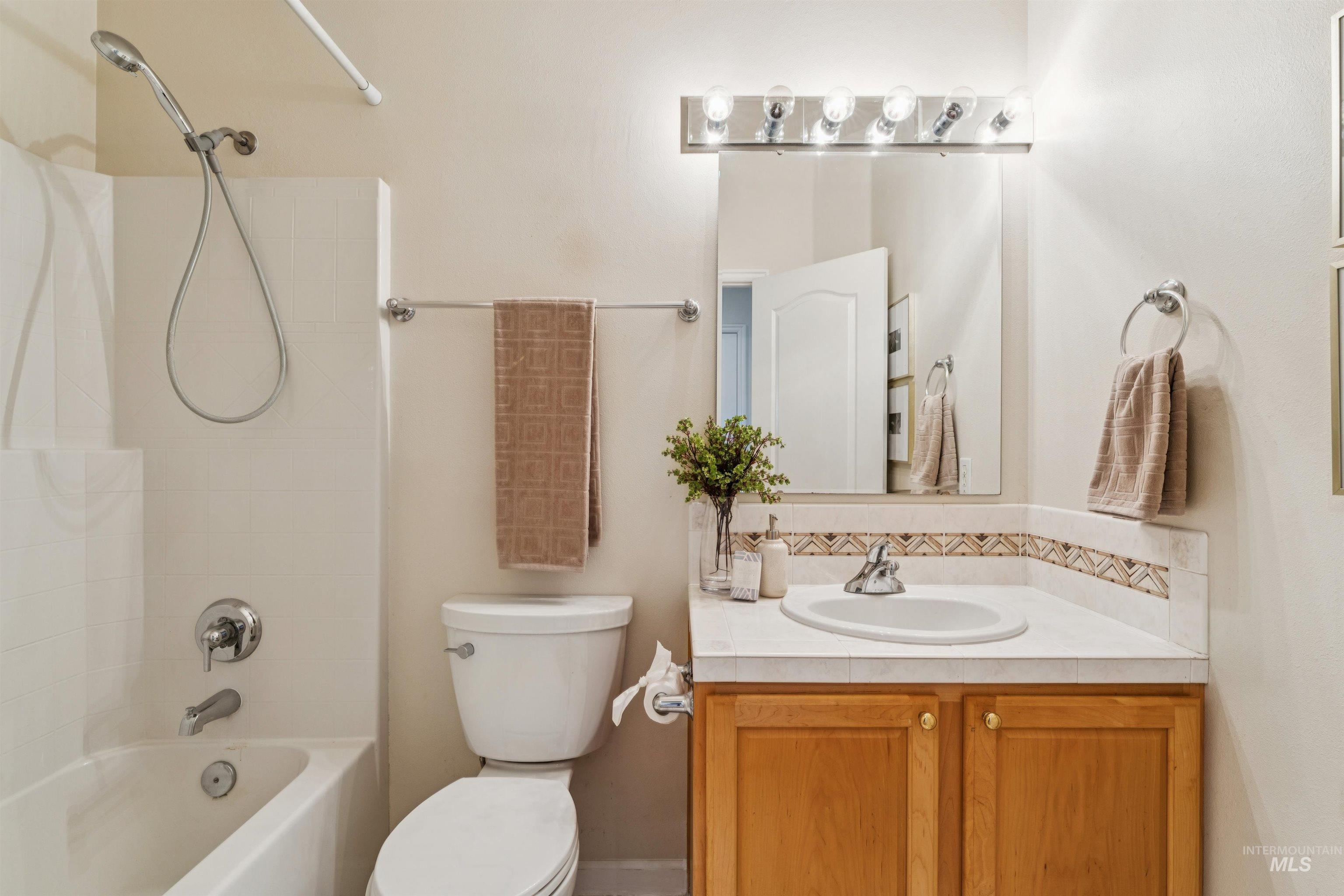 6089 N Royal Park, Boise, Idaho 83713-0101, 6 Bedrooms, 4 Bathrooms, Residential For Sale, Price $679,900,MLS 98971535